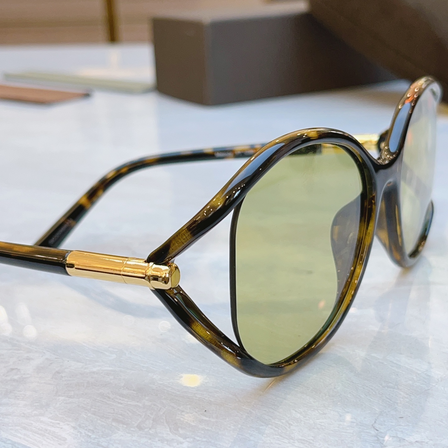 ，【TOM FOR*】汤姆*福特新款太阳镜🕶️，MODEL：FT 1090，SIZE：59口18-120