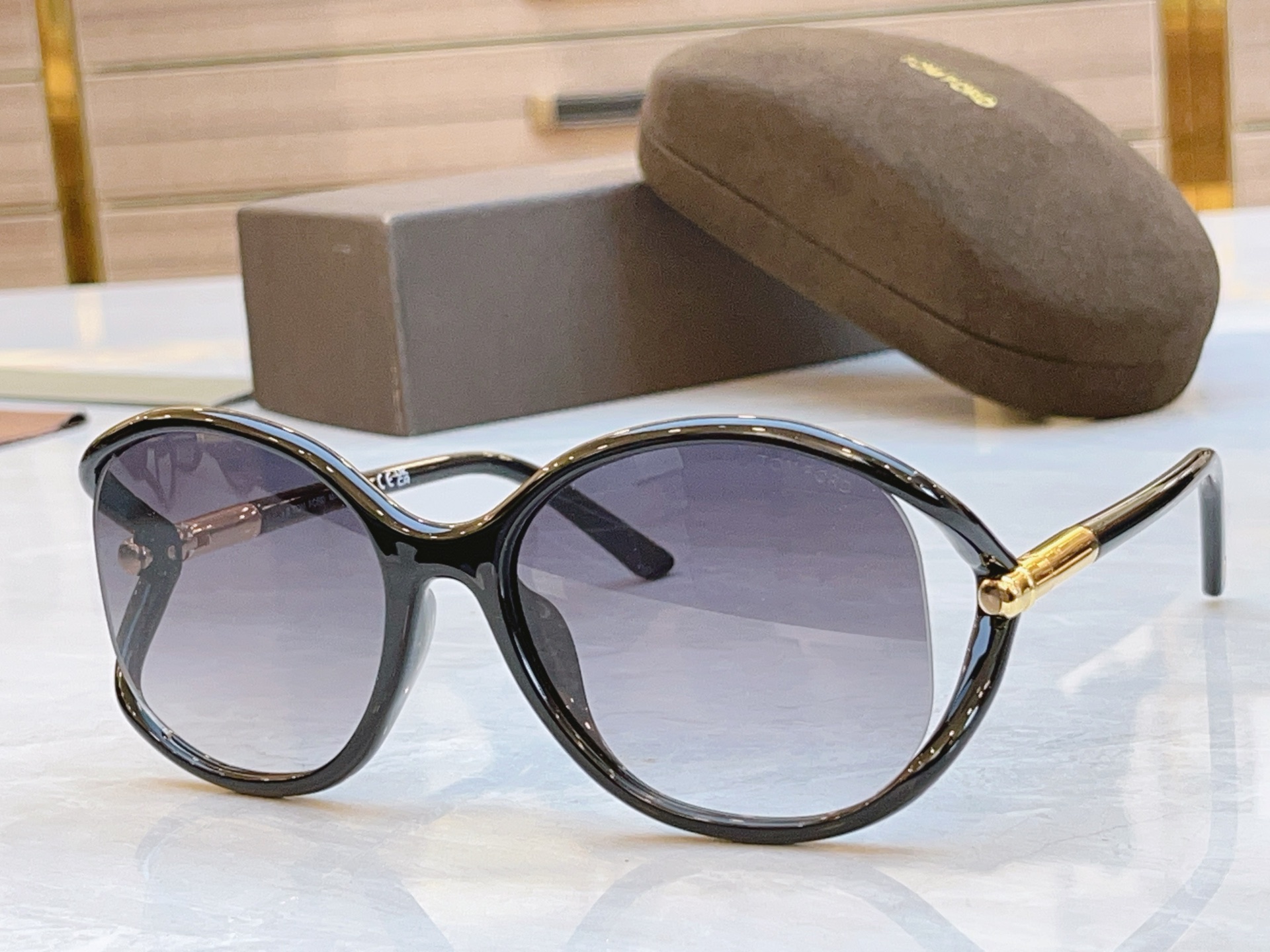 ，【TOM FOR*】汤姆*福特新款太阳镜🕶️，MODEL：FT 1090，SIZE：59口18-120