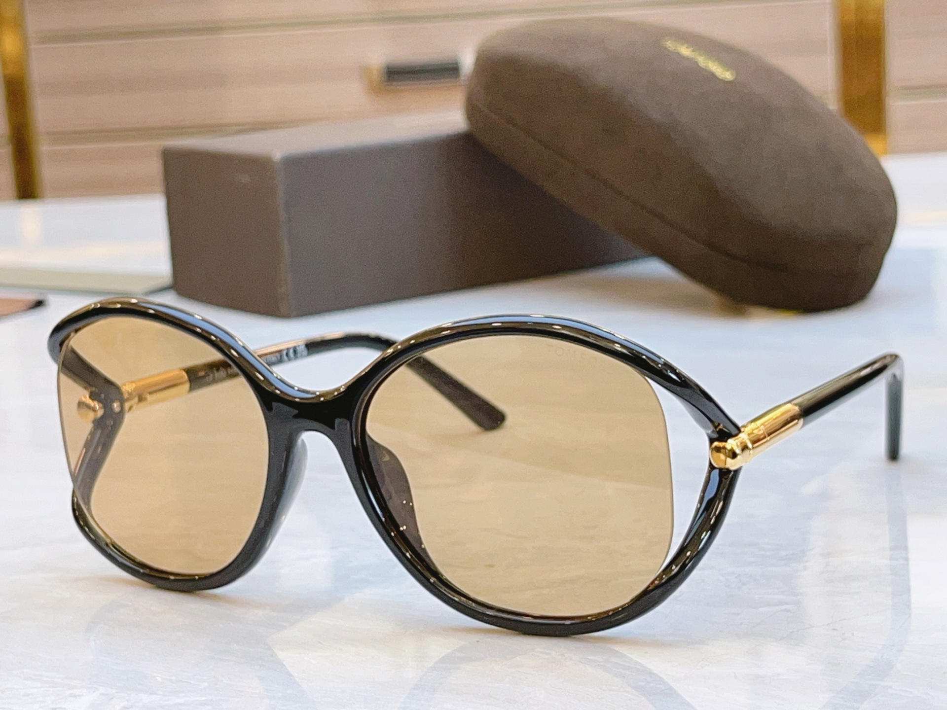 ，【TOM FOR*】汤姆*福特新款太阳镜🕶️，MODEL：FT 1090，SIZE：59口18-120
