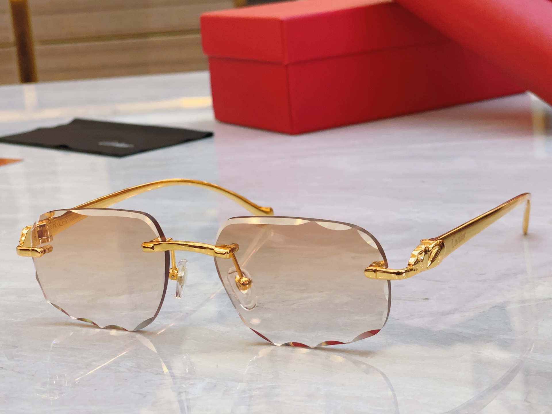 ，【CARTIE*】卡地*亚新款太阳镜，CT9722O，size56口17-130