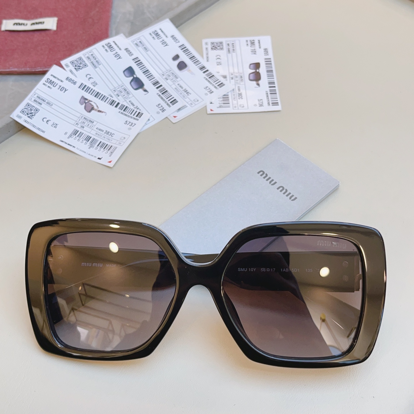 ，【MIUMI*】缪*缪新款太阳镜🕶️，Mod:SMU 10Y，高版本✨SIZE:56口17-135
