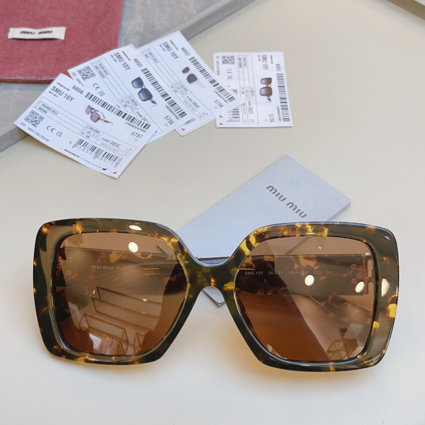 ，【MIUMI*】缪*缪新款太阳镜🕶️，Mod:SMU 10Y，高版本✨SIZE:56口17-135