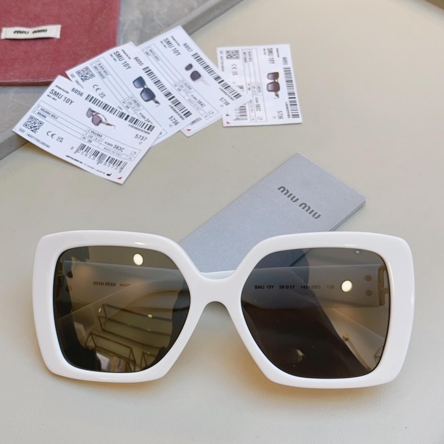 ，【MIUMI*】缪*缪新款太阳镜🕶️，Mod:SMU 10Y，高版本✨SIZE:56口17-135