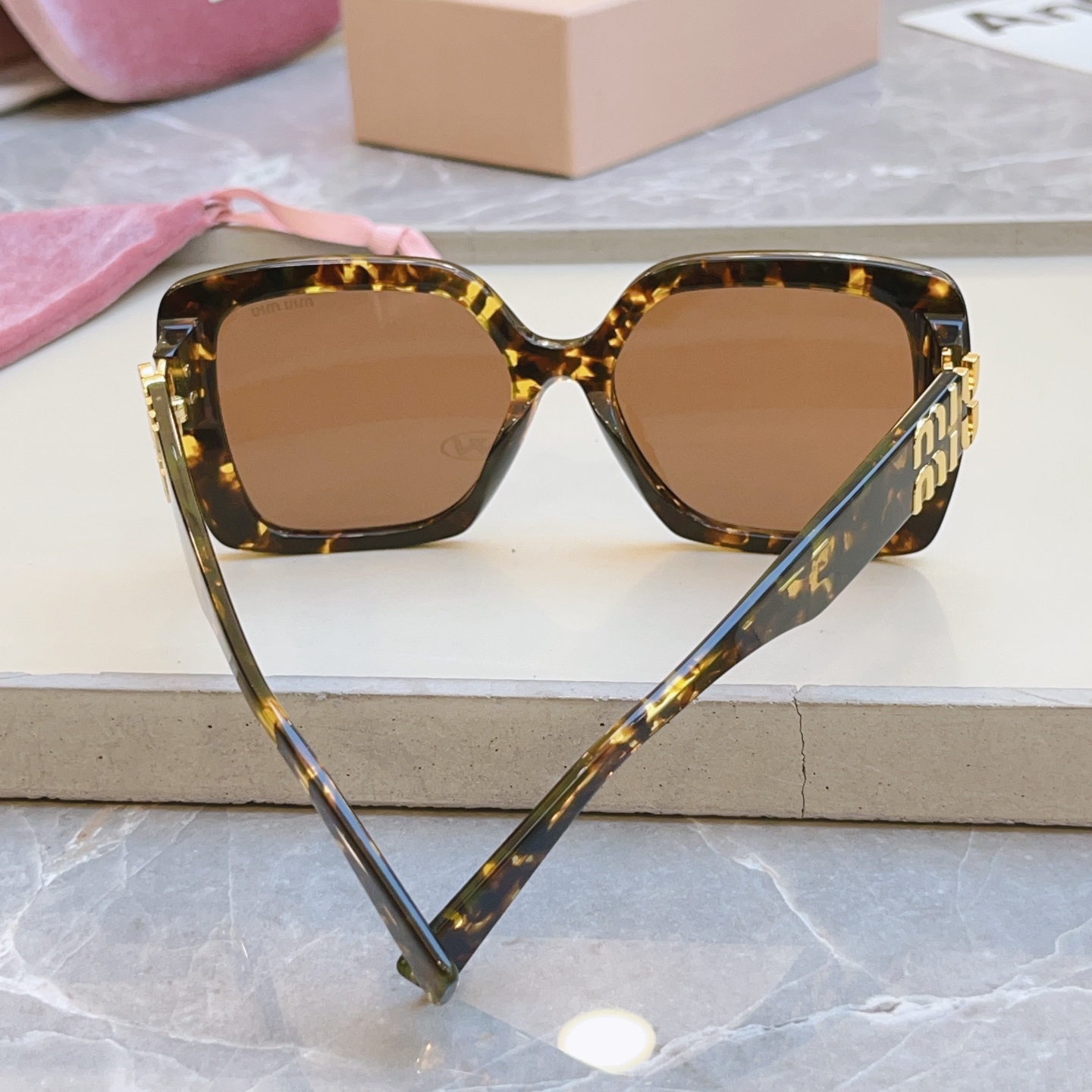 ，【MIUMI*】缪*缪新款太阳镜🕶️，ModSMU 10Y，高版本✨SIZE56口17-135