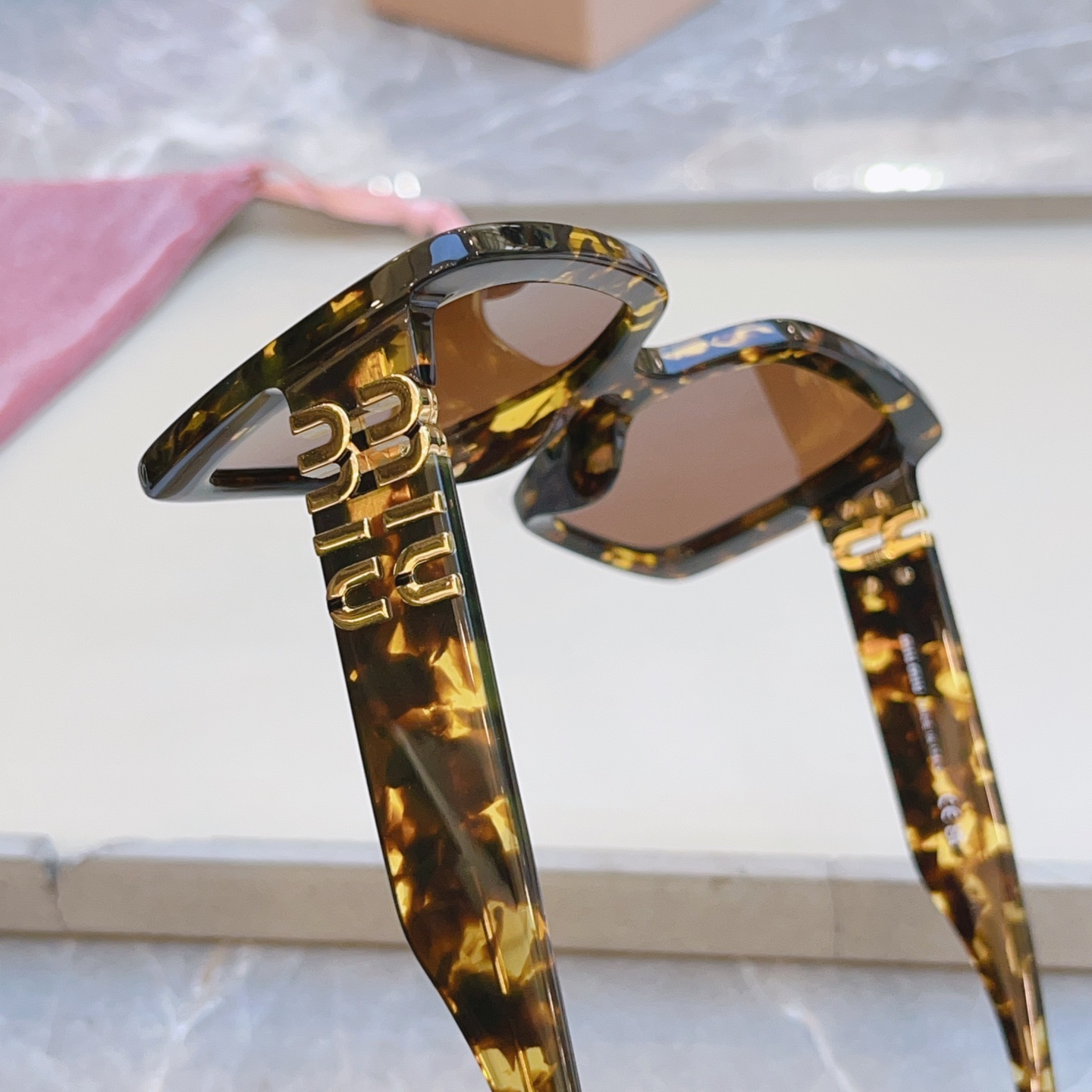 ，【MIUMI*】缪*缪新款太阳镜🕶️，ModSMU 10Y，高版本✨SIZE56口17-135