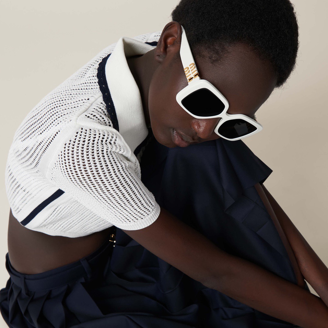 ，【MIUMI*】缪*缪新款太阳镜🕶️，ModSMU 10Y，高版本✨SIZE56口17-135