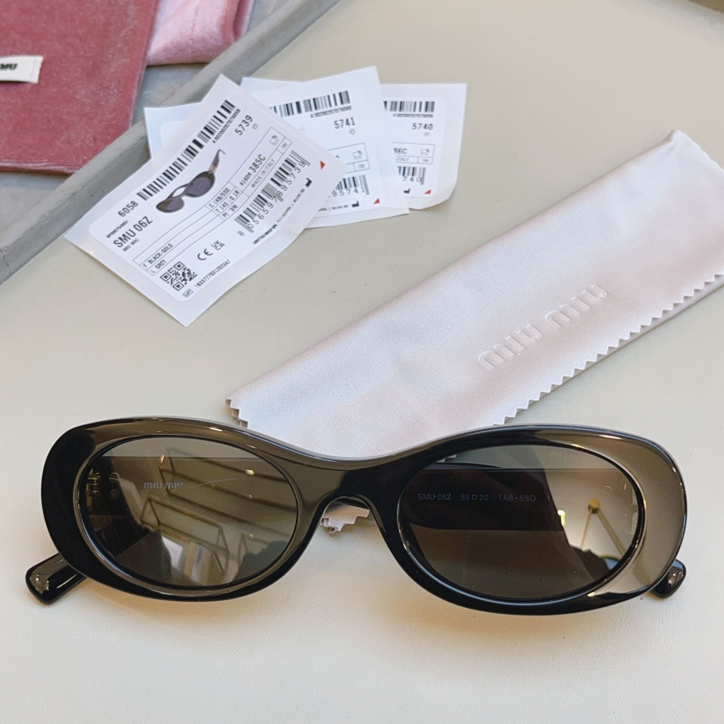 ，【MIUMI*】缪*缪新款太阳镜🕶️，ModSMU 06Z，高版本✨SIZE55口20-140