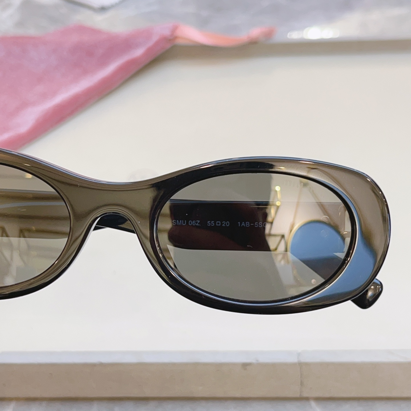 ，【MIUMI*】缪*缪新款太阳镜🕶️，ModSMU 06Z，高版本✨SIZE55口20-140