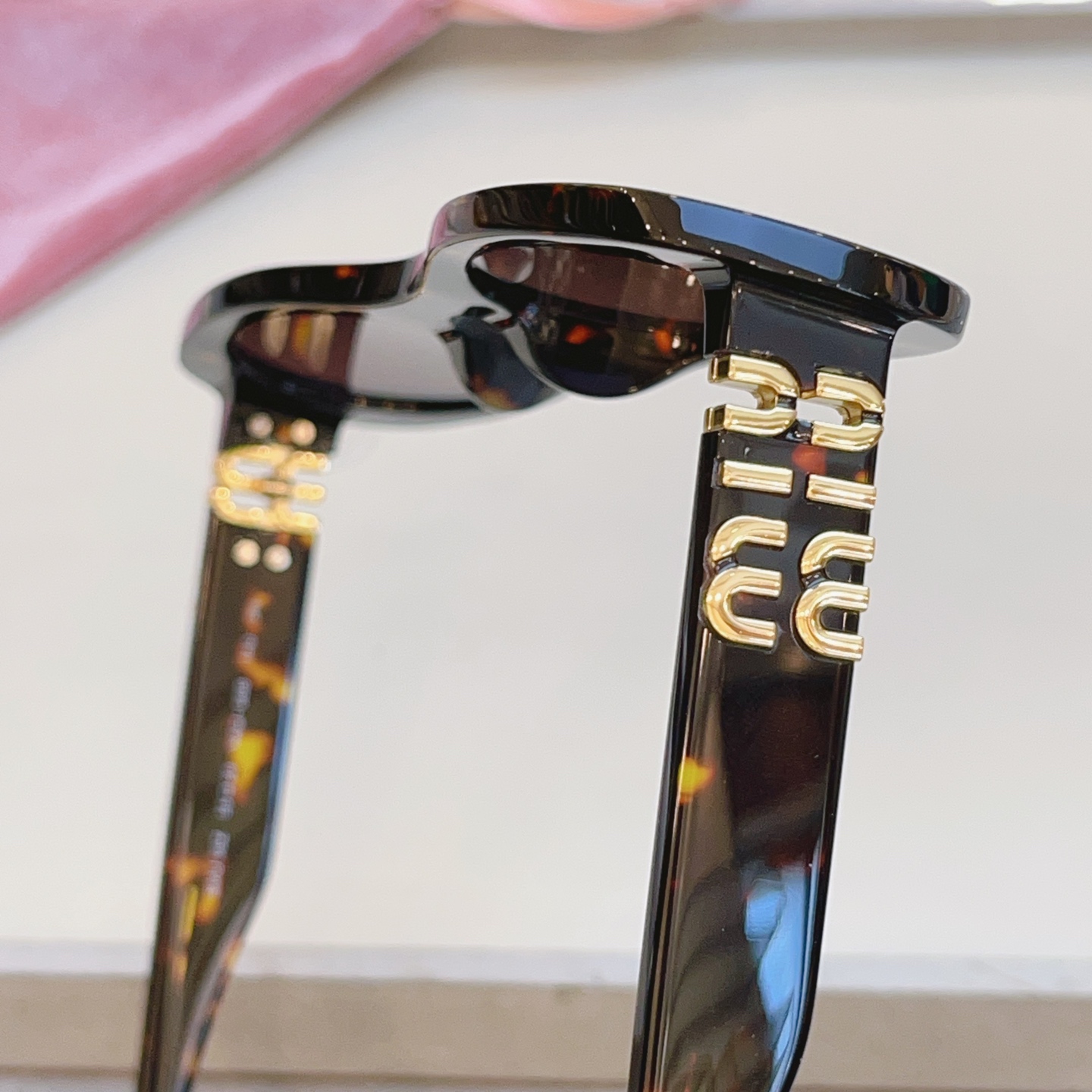 ，【MIUMI*】缪*缪新款太阳镜🕶️，ModSMU 06Z，高版本✨SIZE55口20-140