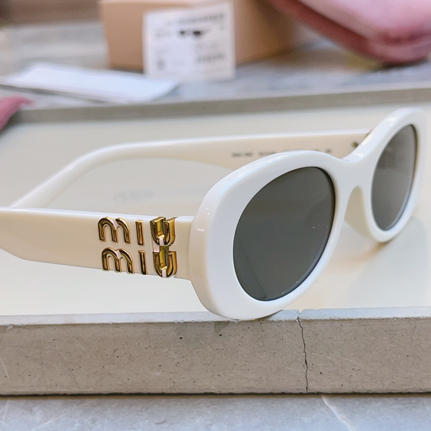 ，【MIUMI*】缪*缪新款太阳镜🕶️，ModSMU 06Z，高版本✨SIZE55口20-140
