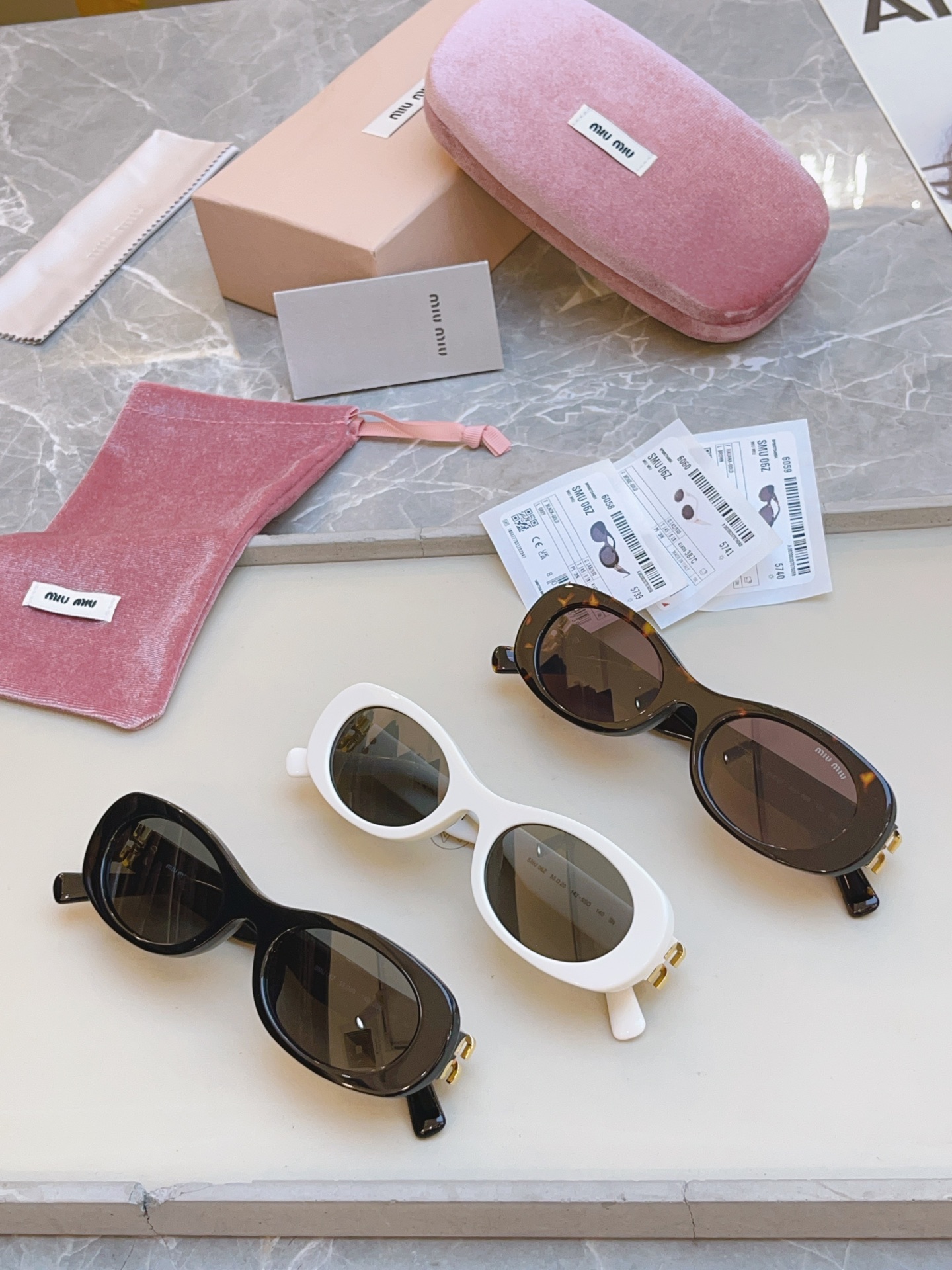，【MIUMI*】缪*缪新款太阳镜🕶️，ModSMU 06Z，高版本✨SIZE55口20-140
