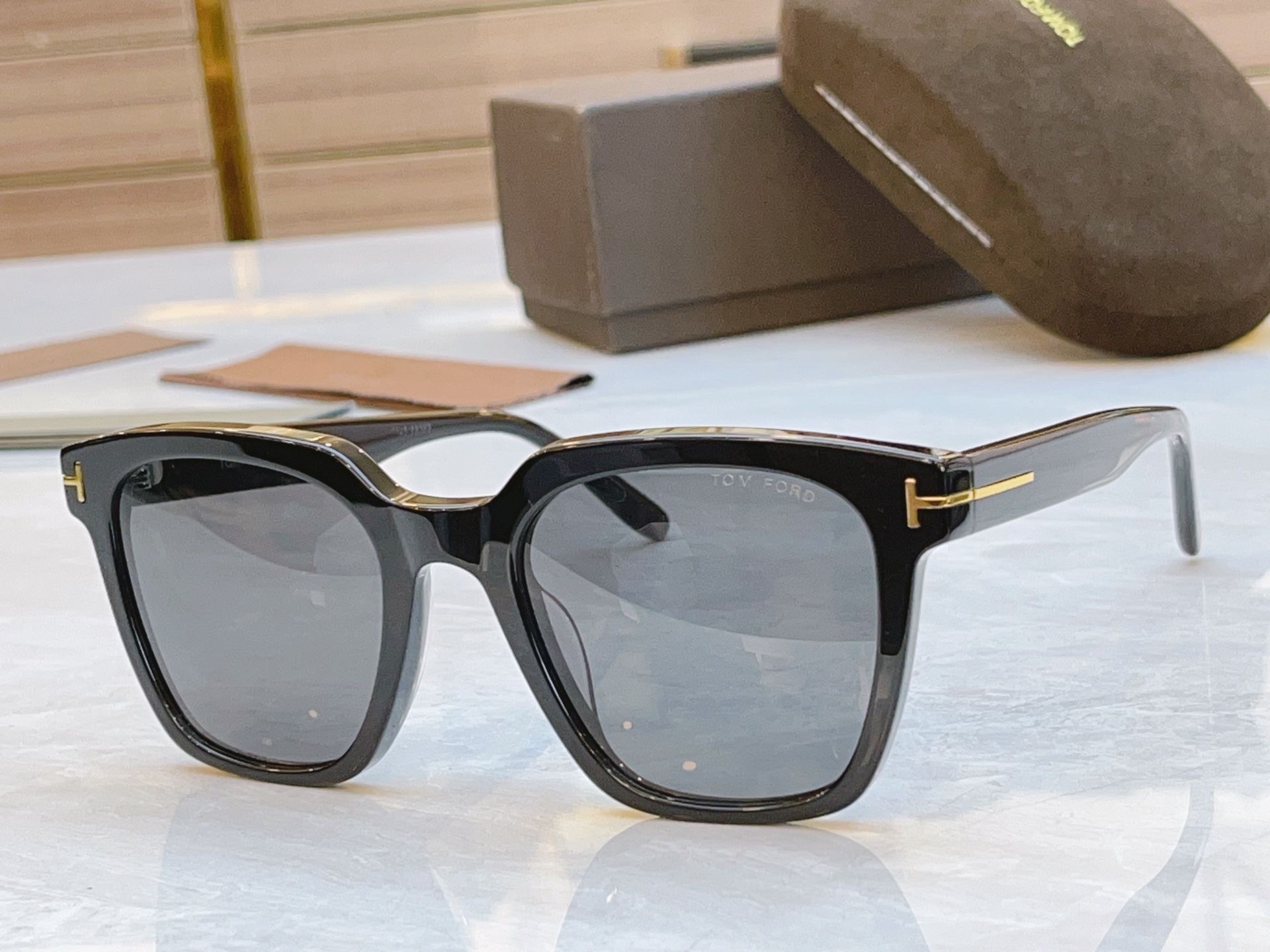 ，【TOM FOR*】汤姆*福特新款太阳镜🕶️，MODEL：TF1162，SIZE：53口22-145