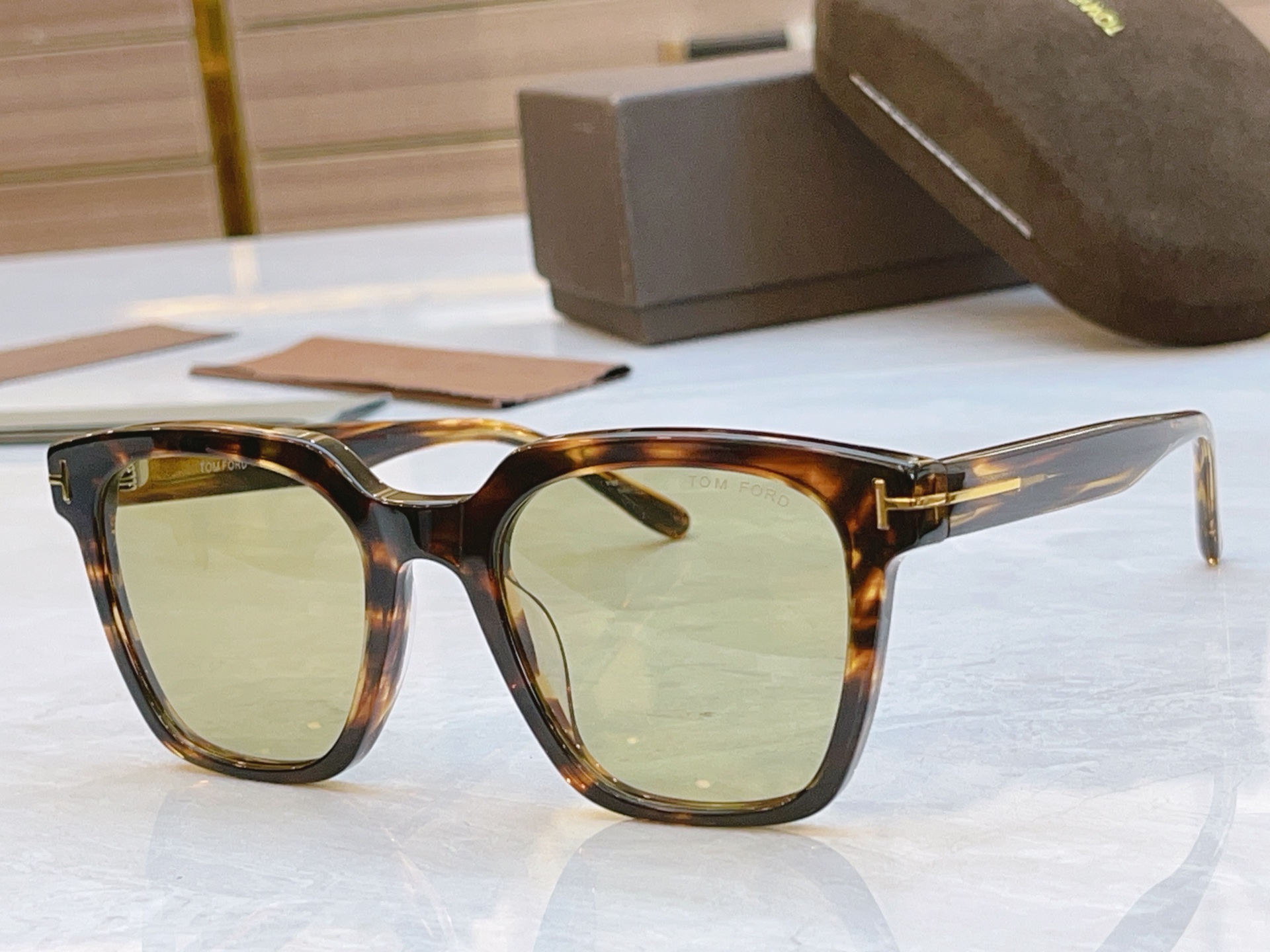 ，【TOM FOR*】汤姆*福特新款太阳镜🕶️，MODEL：TF1162，SIZE：53口22-145