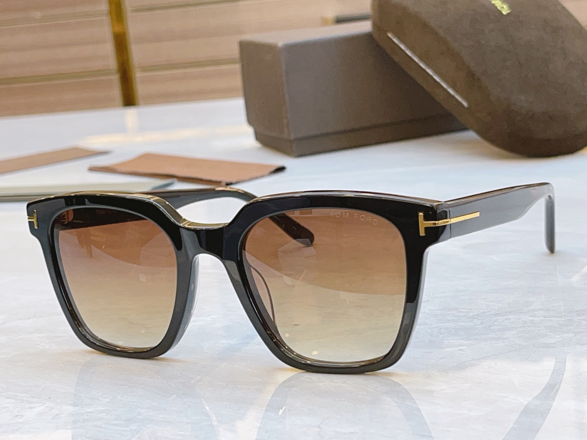 ，【TOM FOR*】汤姆*福特新款太阳镜🕶️，MODEL：TF1162，SIZE：53口22-145