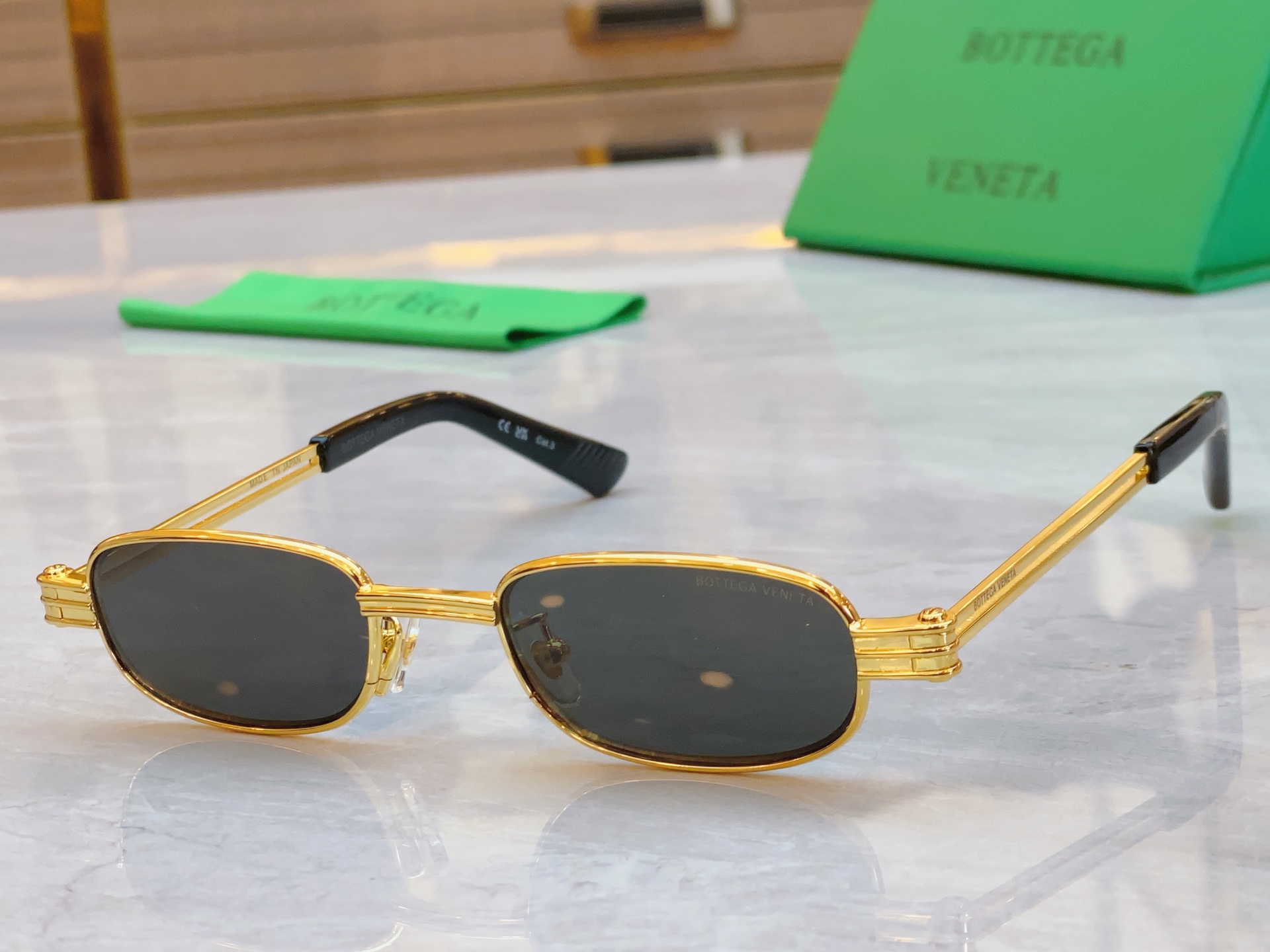 ，【BOTTEGA VENET*】宝缇*嘉新款太阳镜，MODEL：BV1381S，SIZE：50口20-