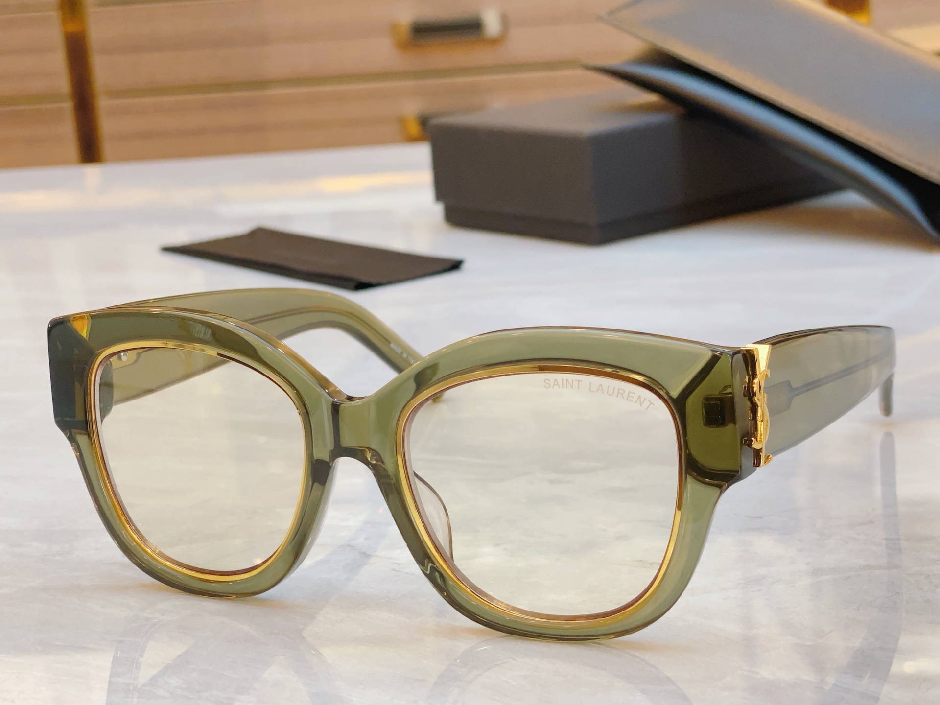 ，【SAINT LAUREN*】圣罗*兰新款眼镜架。MODEL：SL M95D，SIZE：53口21-1