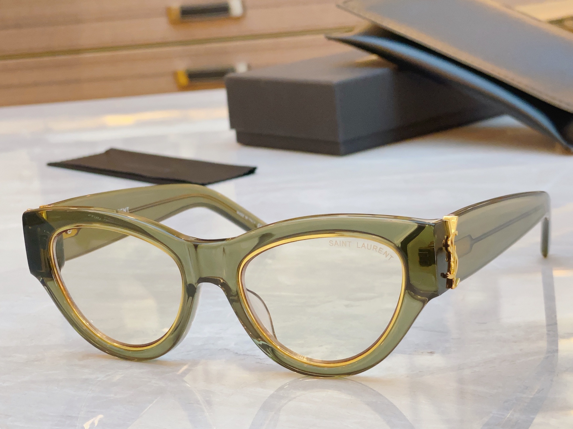 ，【SAINT LAUREN*】圣罗*兰新款眼镜架。MODEL：SL M94D，SIZE：53口21-1