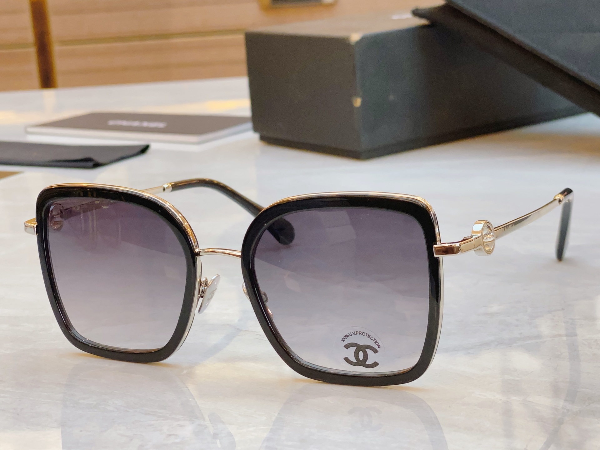 ，【CHANE*】香奈*儿新款太阳镜🕶️，MODEL：CH2222，SIZE：54口20-142
