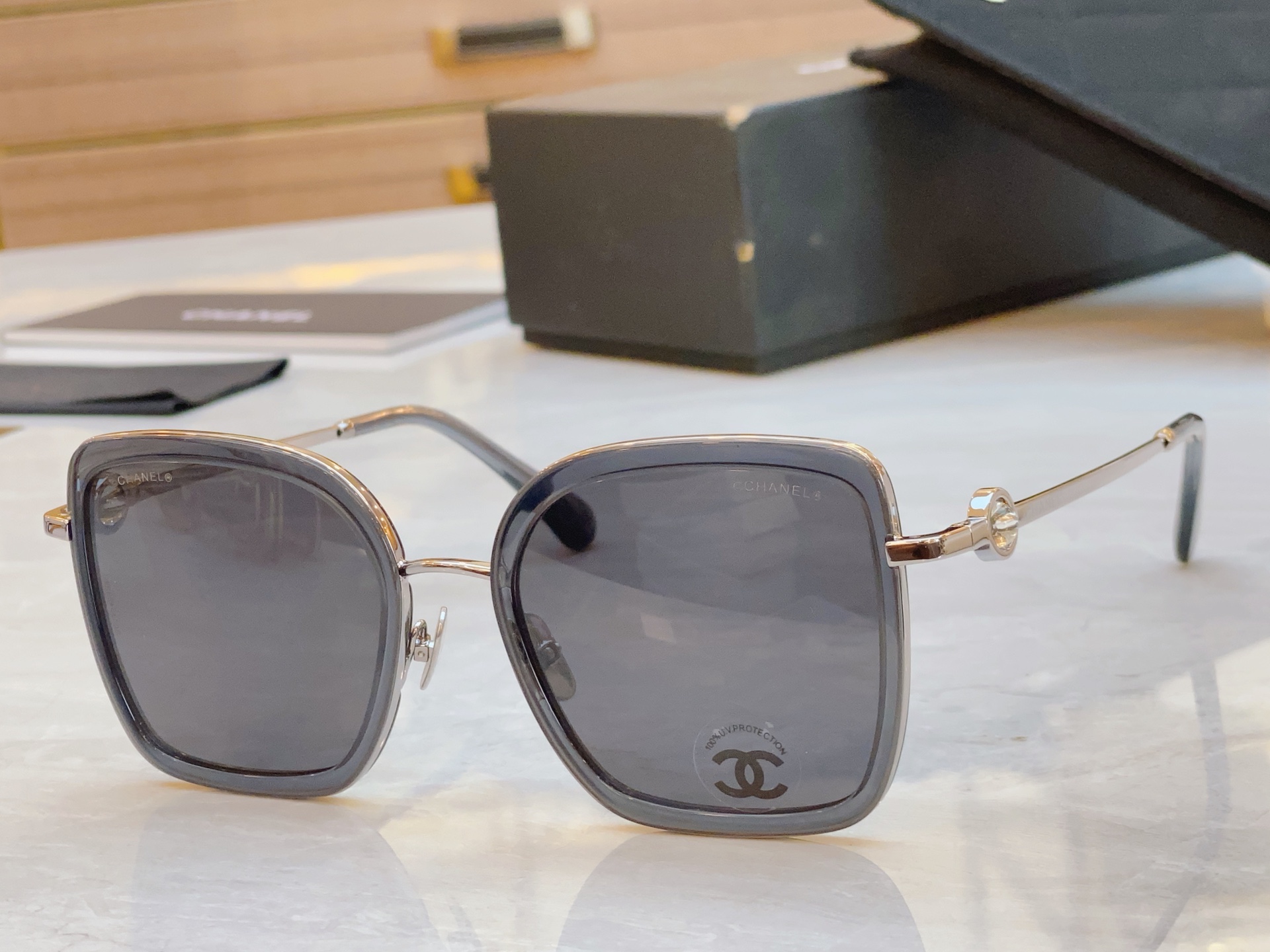 ，【CHANE*】香奈*儿新款太阳镜🕶️，MODEL：CH2222，SIZE：54口20-142