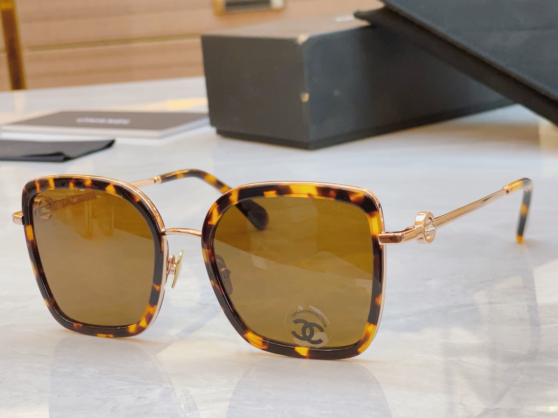，【CHANE*】香奈*儿新款太阳镜🕶️，MODEL：CH2222，SIZE：54口20-142