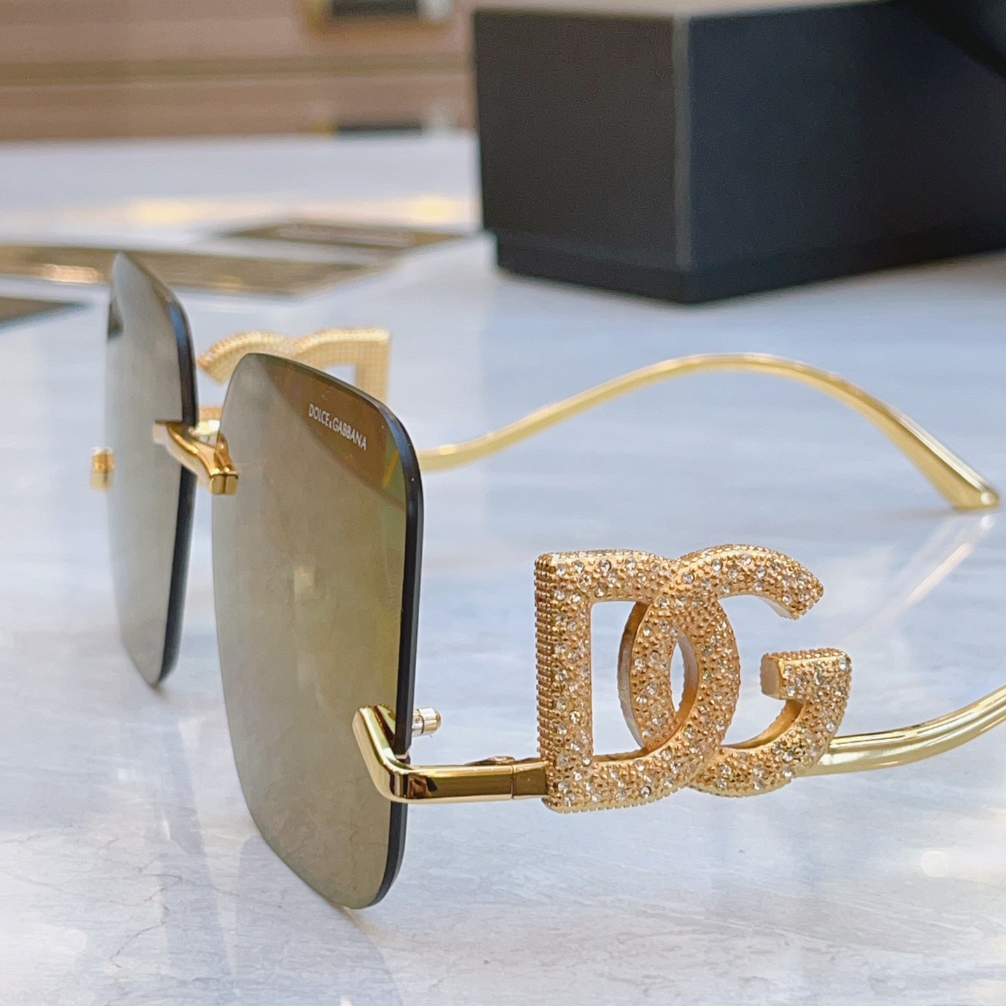 ，【DOLCE & GABBAN*】D*G新款太阳镜，MODEL：DG6661，SIZE：59口16-1