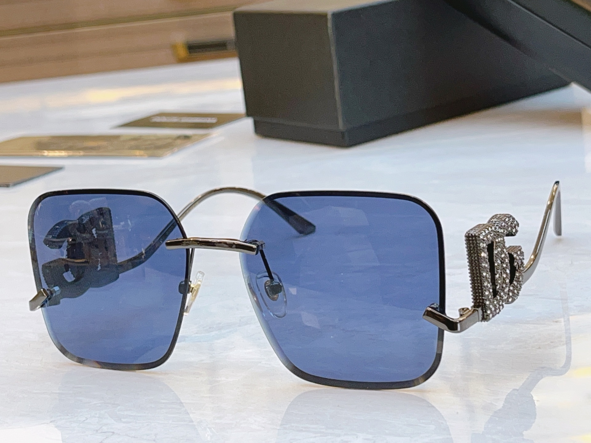 ，【DOLCE & GABBAN*】D*G新款太阳镜，MODEL：DG6661，SIZE：59口16-1