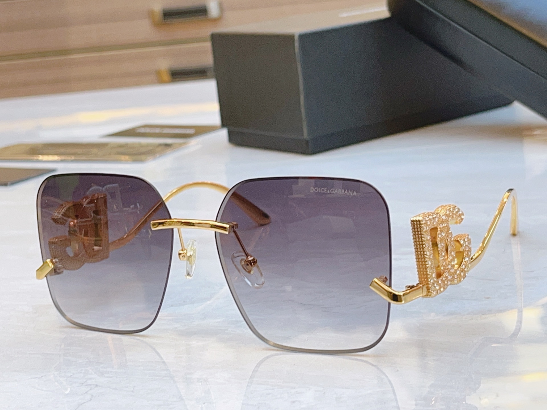 ，【DOLCE & GABBAN*】D*G新款太阳镜，MODEL：DG6661，SIZE：59口16-1