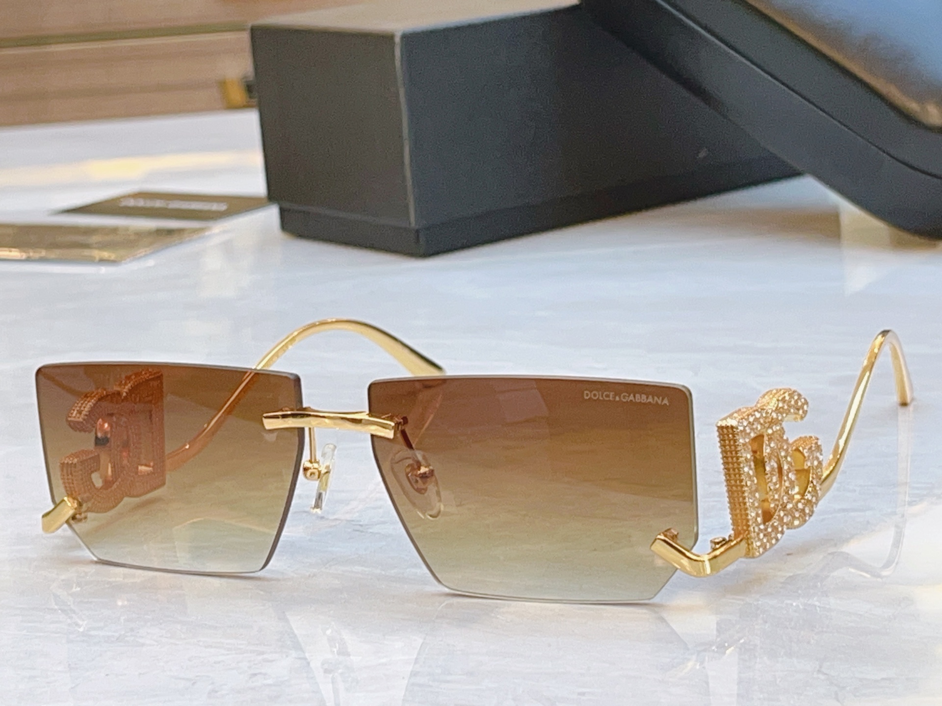 ，【DOLCE & GABBAN*】D*G新款太阳镜，MODEL：DG2304B，SIZE：60口14-