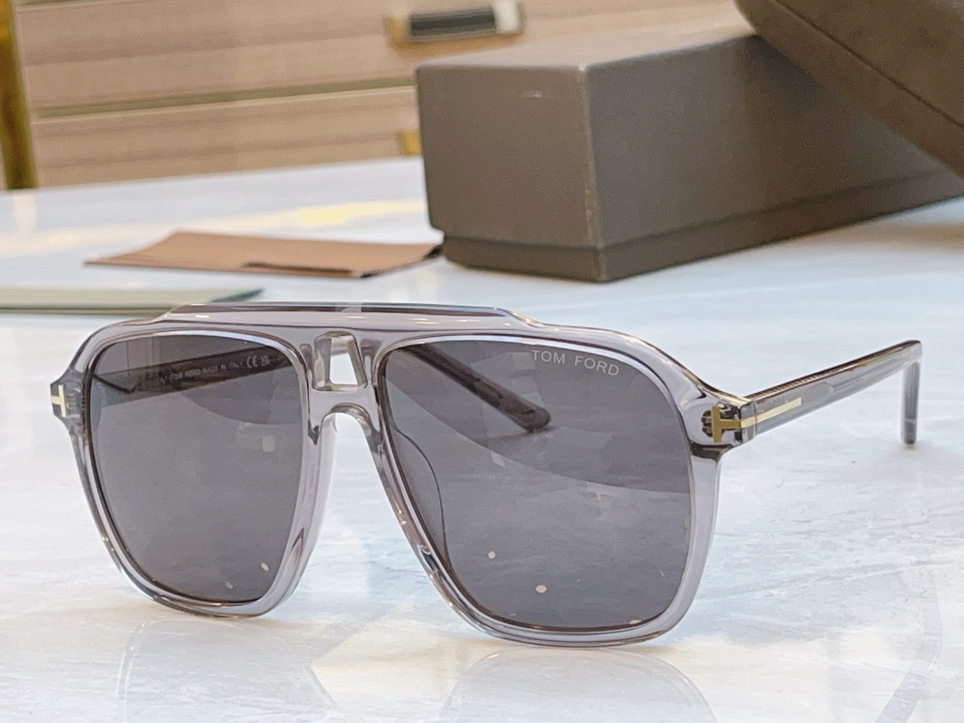 ，【TOM FOR*】汤姆*福特新款太阳镜🕶️，MODEL：FT1209，SIZE：56口14-145