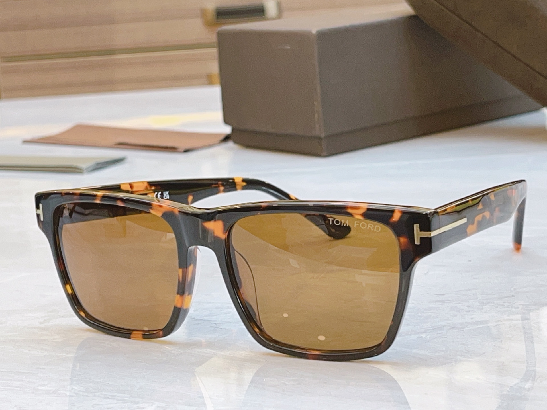 ，【TOM FOR*】汤姆*福特新款太阳镜🕶️，MODEL：FT1205，SIZE：55口20-145