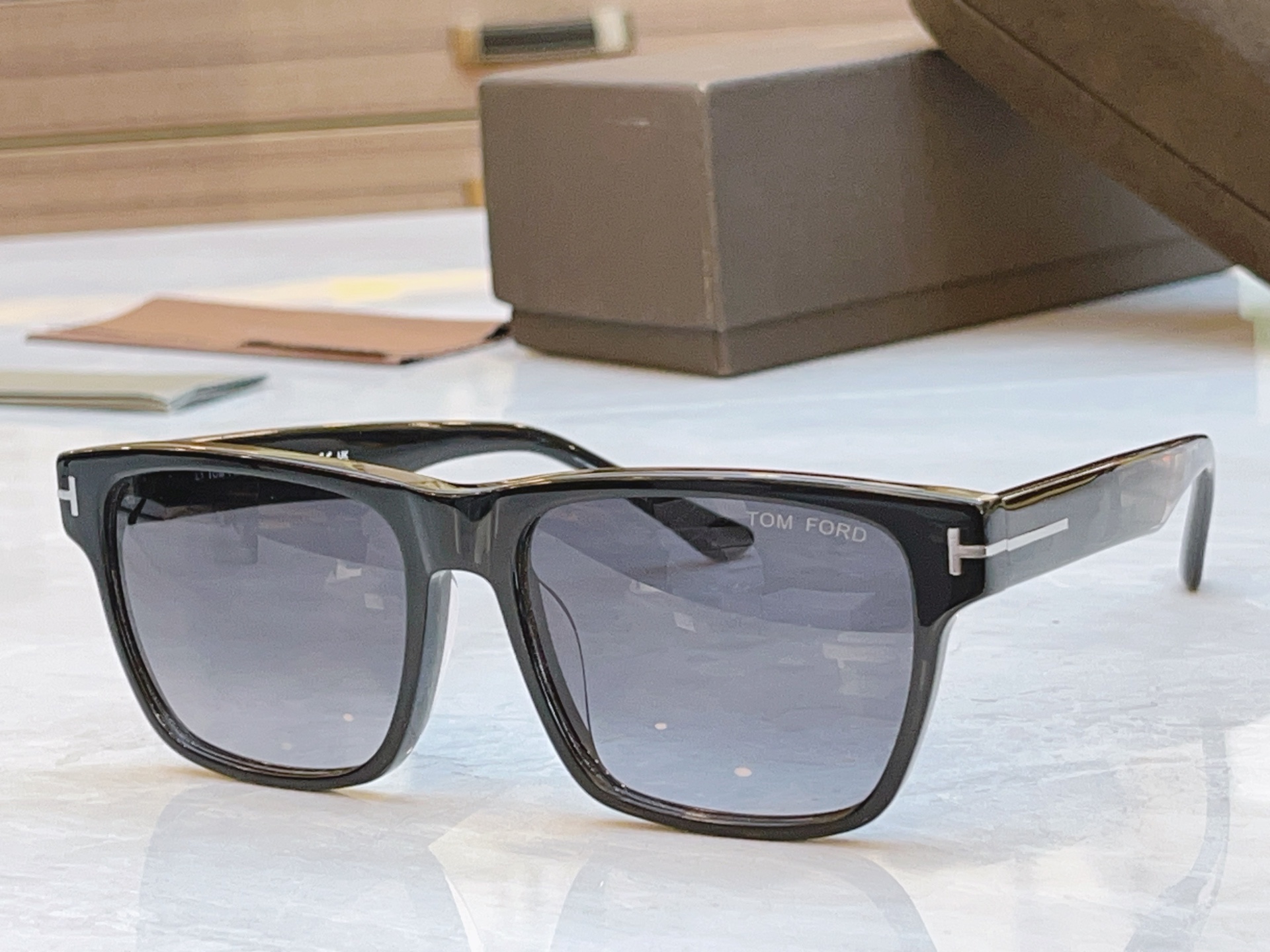 ，【TOM FOR*】汤姆*福特新款太阳镜🕶️，MODEL：FT1205，SIZE：55口20-145