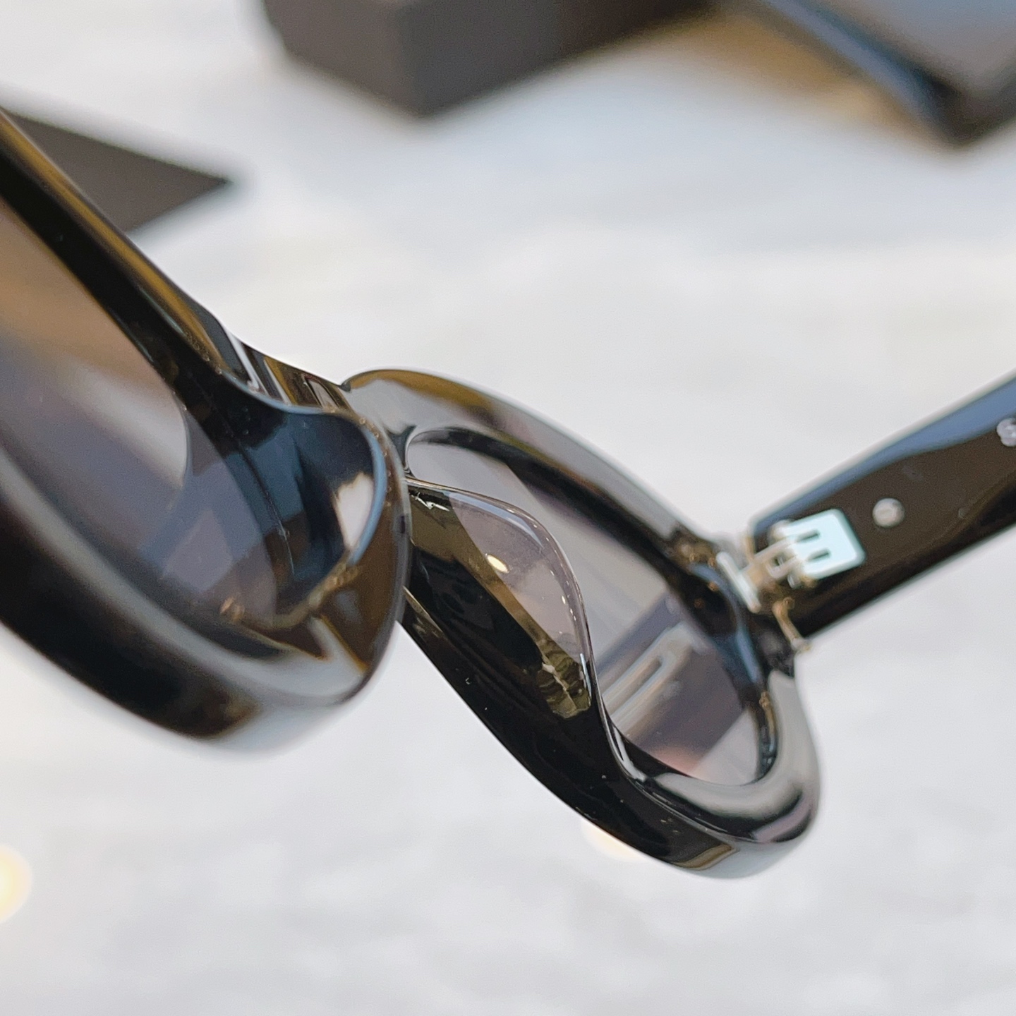 ，【SAINT LAUREN*】圣罗*兰新款眼镜架。MODEL：SL M136，SIZE：52口22-1