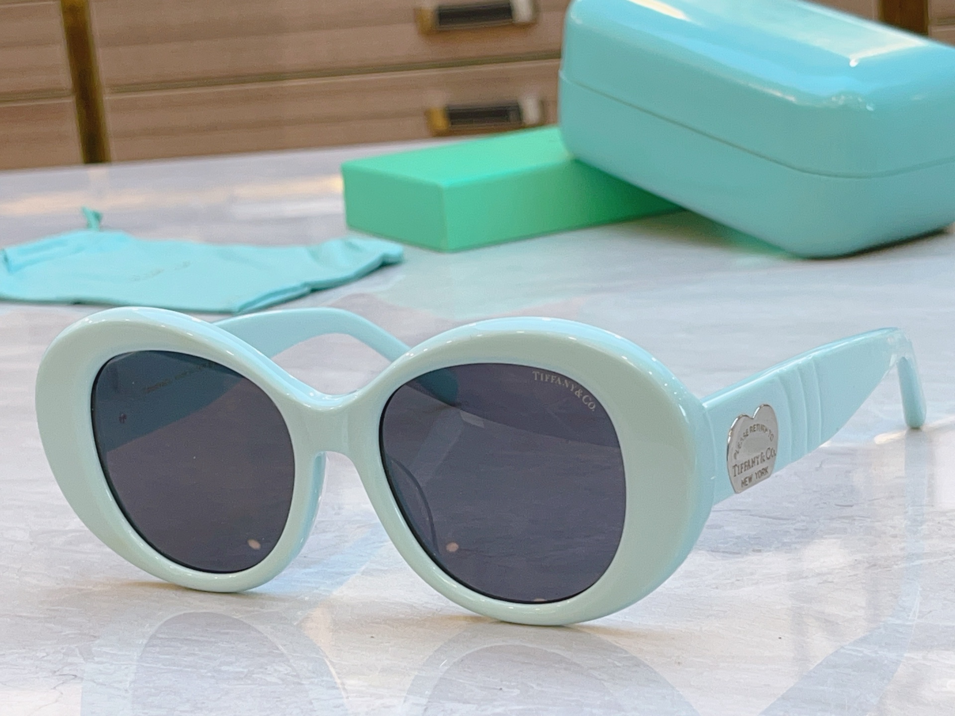 ，【Tiffany & Co.】蒂芙*尼新款太阳镜🕶️，Mod：TF5024，Size：51口18-14