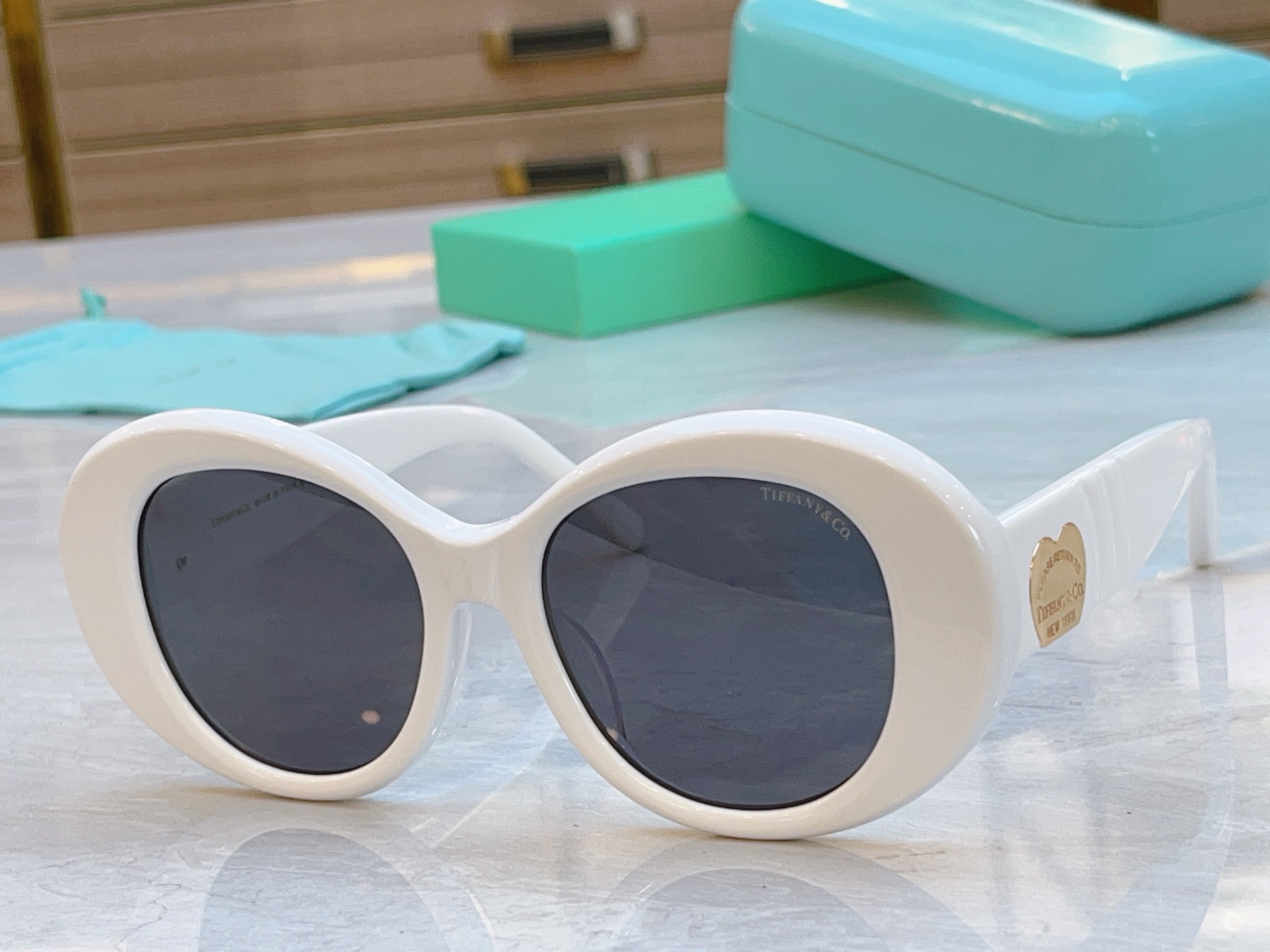 ，【Tiffany & Co.】蒂芙*尼新款太阳镜🕶️，Mod：TF5024，Size：51口18-14