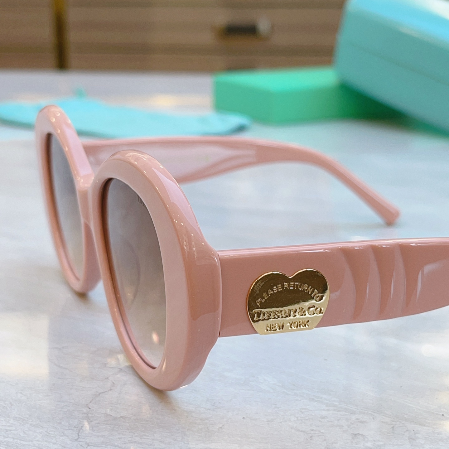 ，【Tiffany & Co.】蒂芙*尼新款太阳镜🕶️，Mod：TF5024，Size：51口18-14