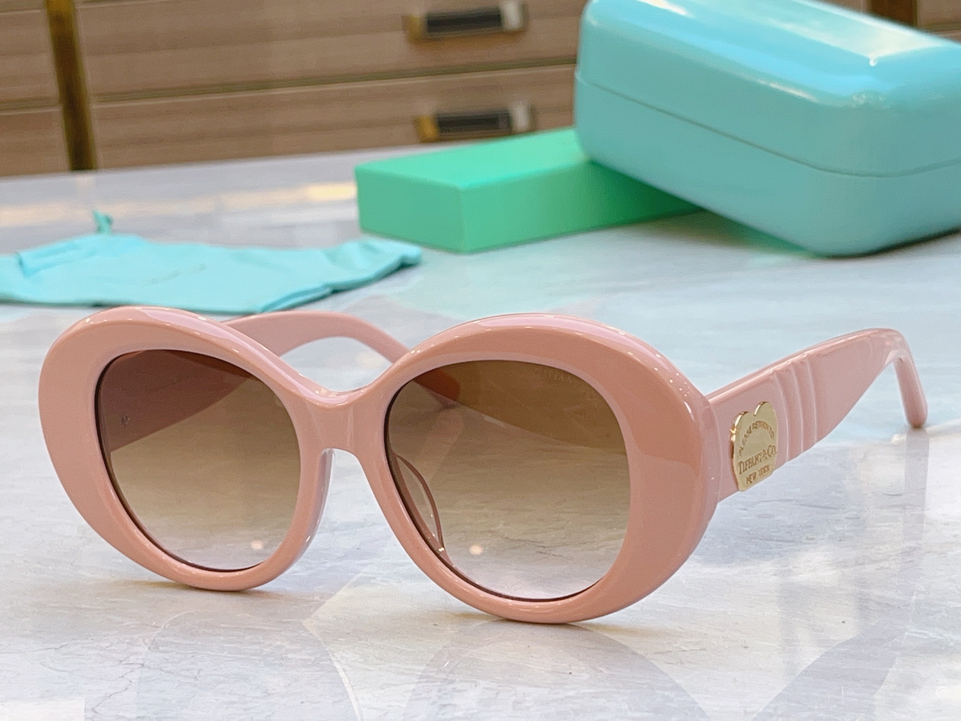 ，【Tiffany & Co.】蒂芙*尼新款太阳镜🕶️，Mod：TF5024，Size：51口18-14