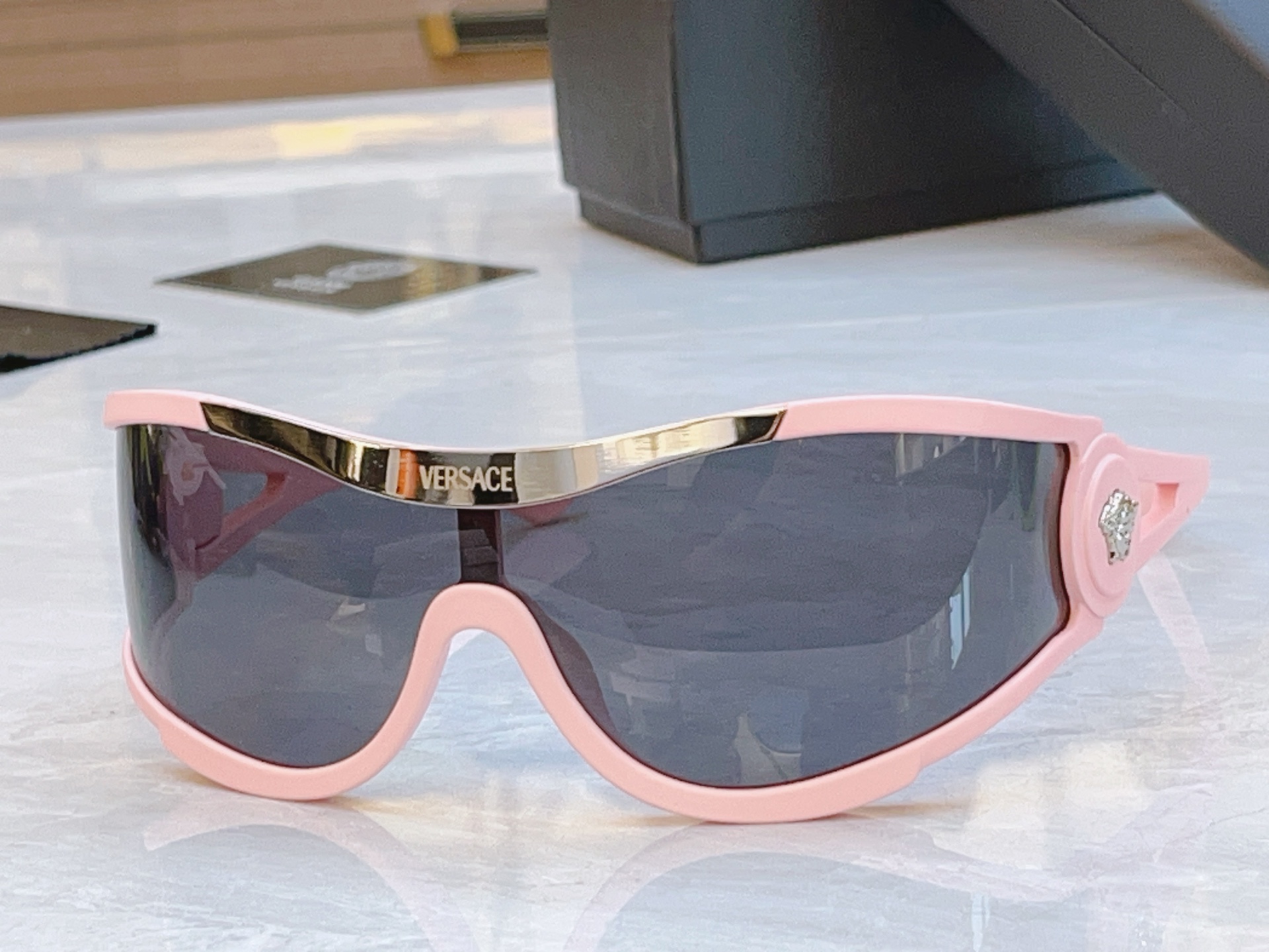 ，【VERSAC*】范思*哲新款太阳镜，
MODEL：VS4475，SIZE：42口14-110