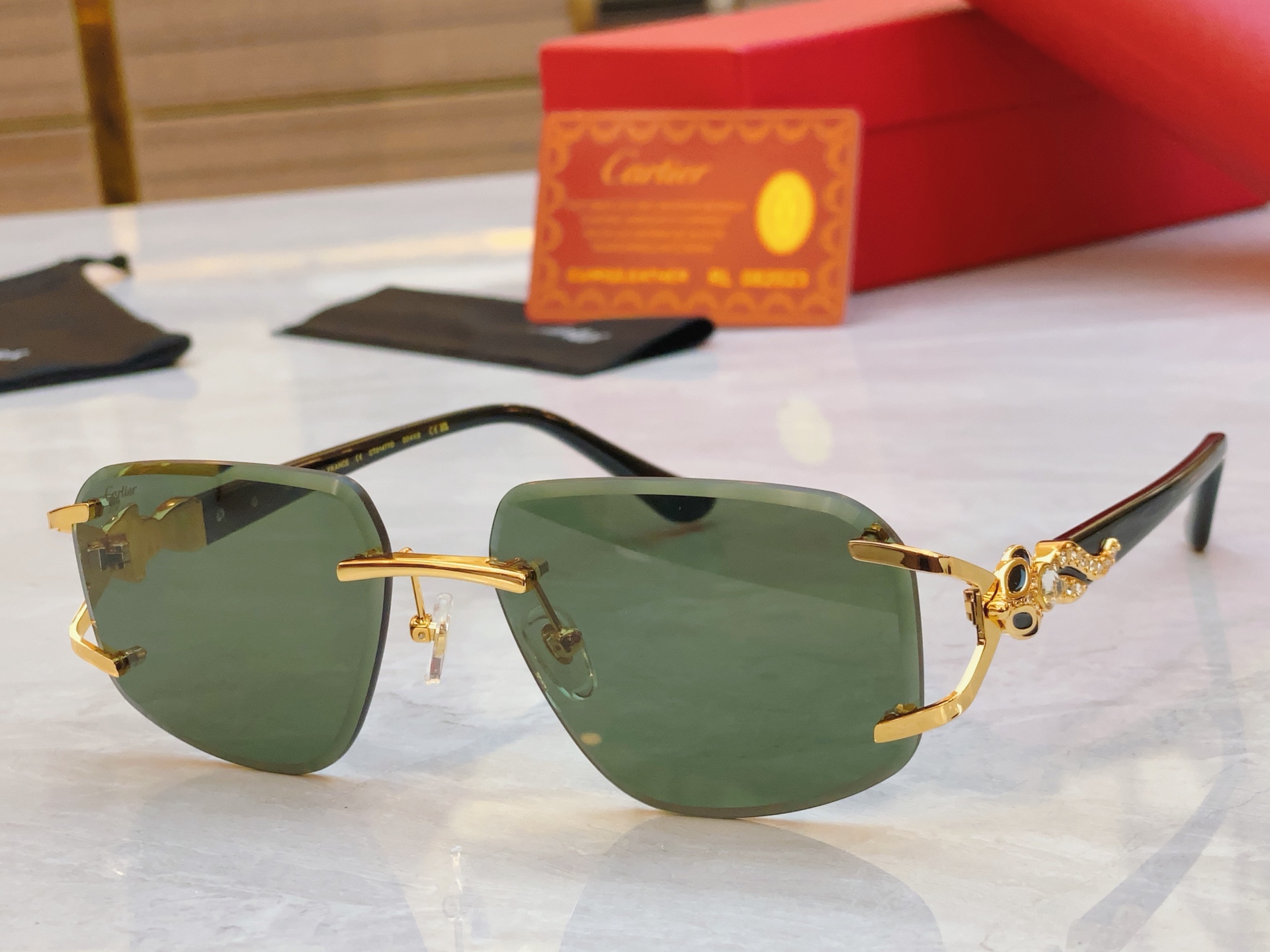 ，【CARTIE*】卡地*亚新款太阳镜，CT01477O，size59口17-140