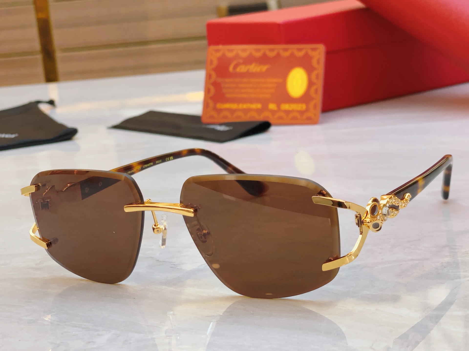 ，【CARTIE*】卡地*亚新款太阳镜，CT01477O，size59口17-140