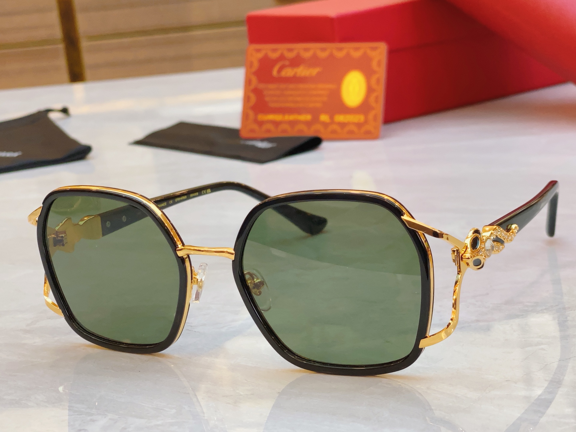 ，【CARTIE*】卡地*亚新款太阳镜，CT01476O，size56口21-140