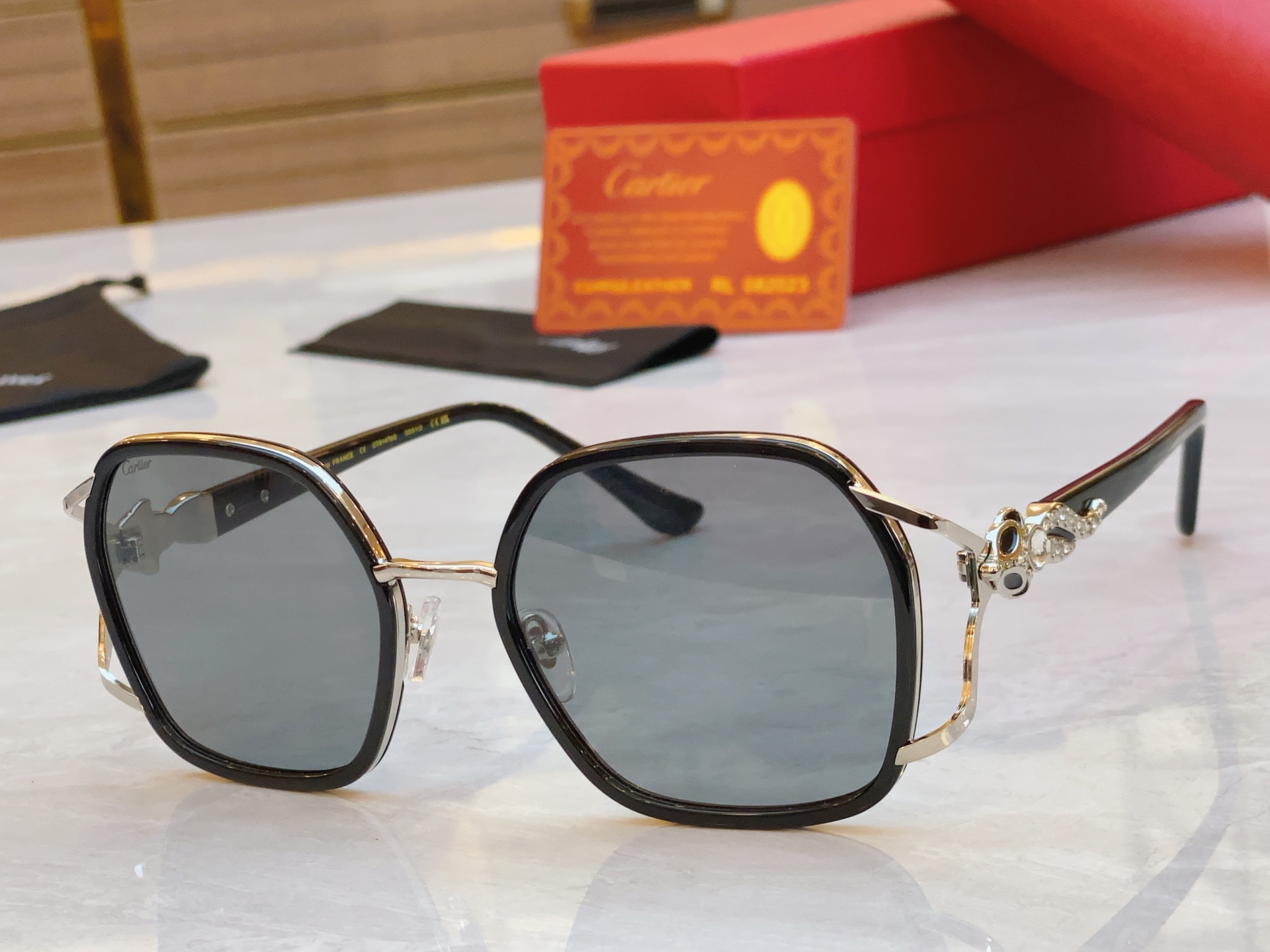 ，【CARTIE*】卡地*亚新款太阳镜，CT01476O，size56口21-140