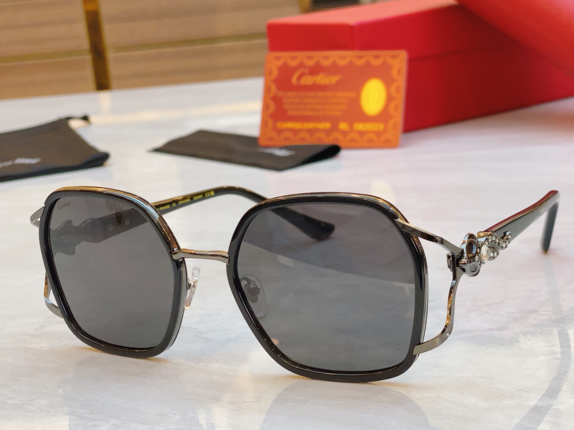 ，【CARTIE*】卡地*亚新款太阳镜，CT01476O，size56口21-140