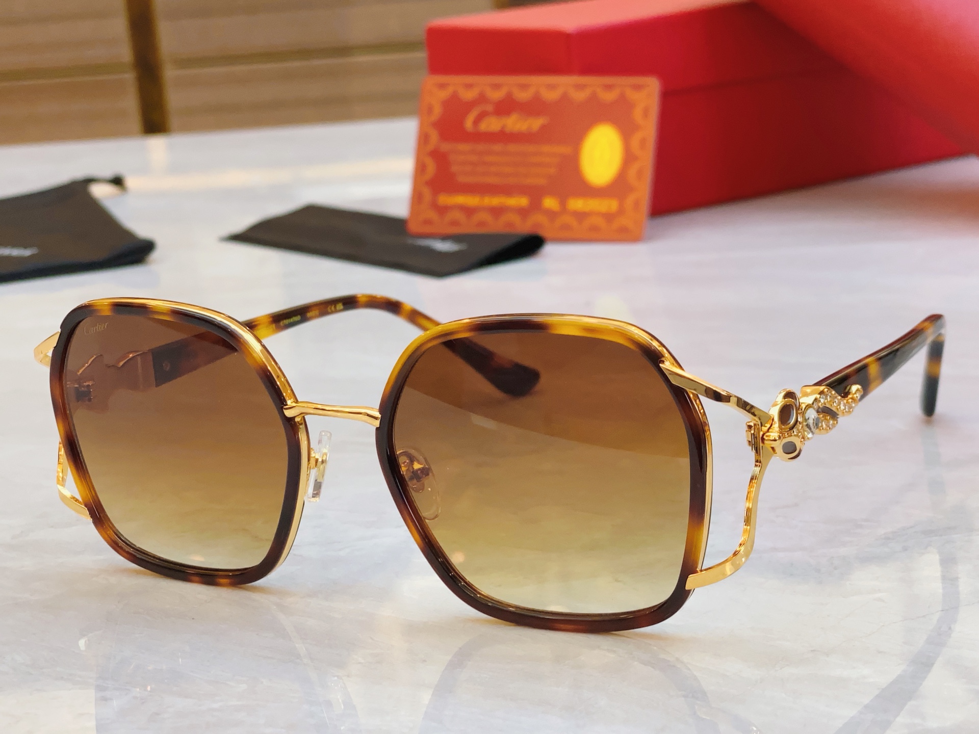 ，【CARTIE*】卡地*亚新款太阳镜，CT01476O，size56口21-140