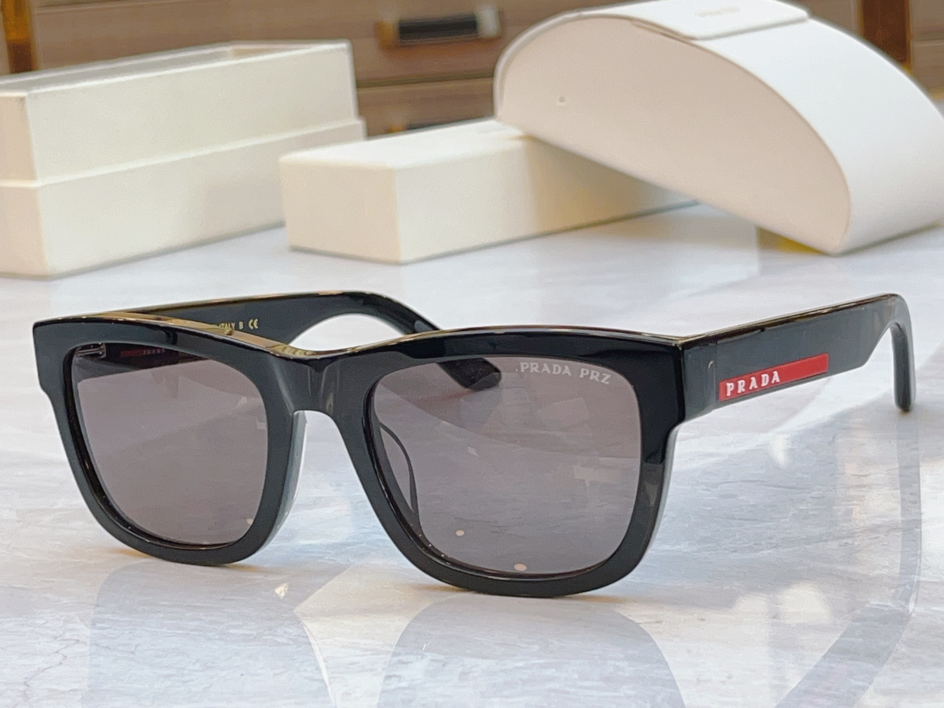 ，【PRAD*】普拉*达新款太阳镜🕶️，MODEL：PS01ZS，SIZE：53口22-145