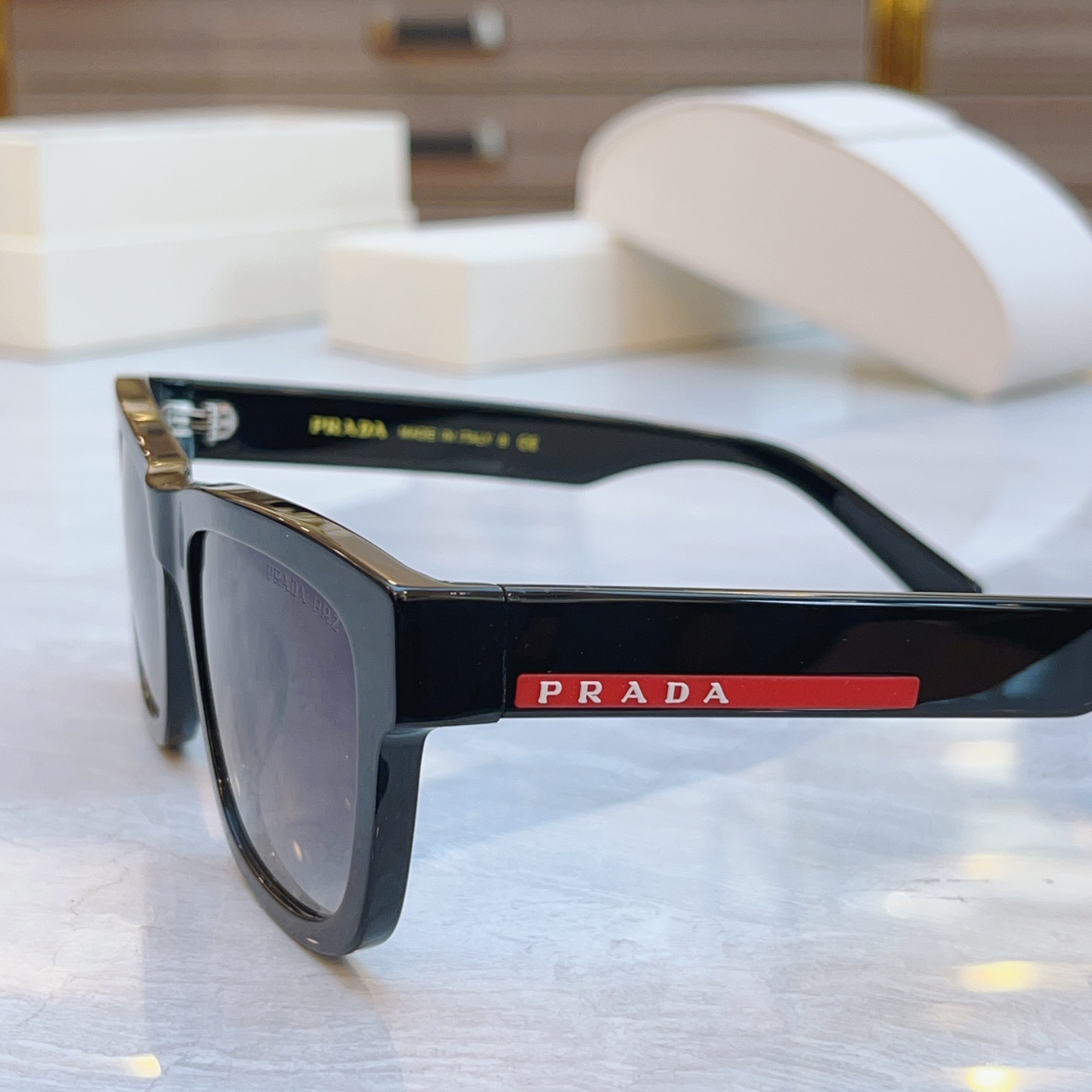 ，【PRAD*】普拉*达新款太阳镜🕶️，MODEL：PS01ZS，SIZE：53口22-145