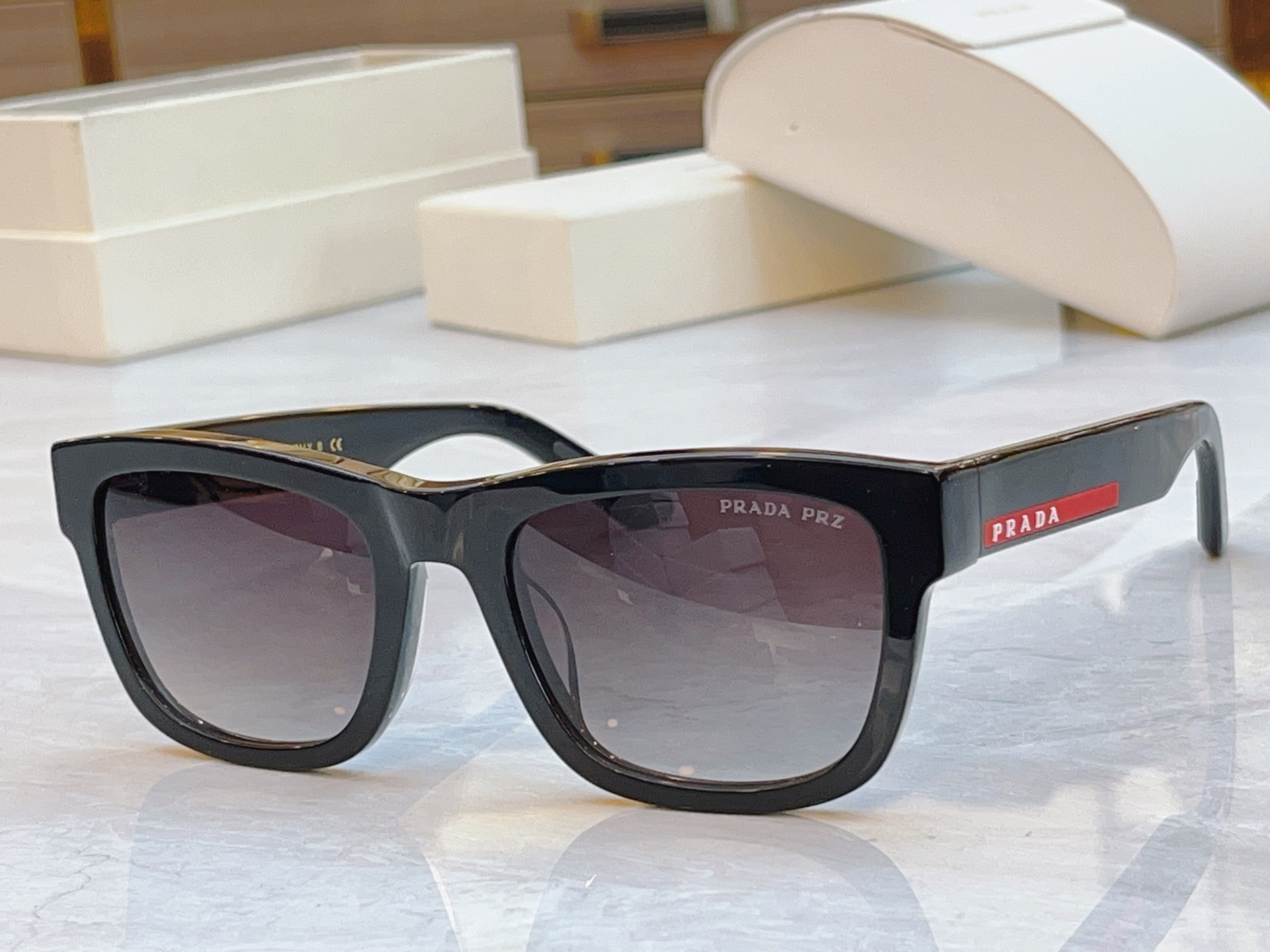 ，【PRAD*】普拉*达新款太阳镜🕶️，MODEL：PS01ZS，SIZE：53口22-145