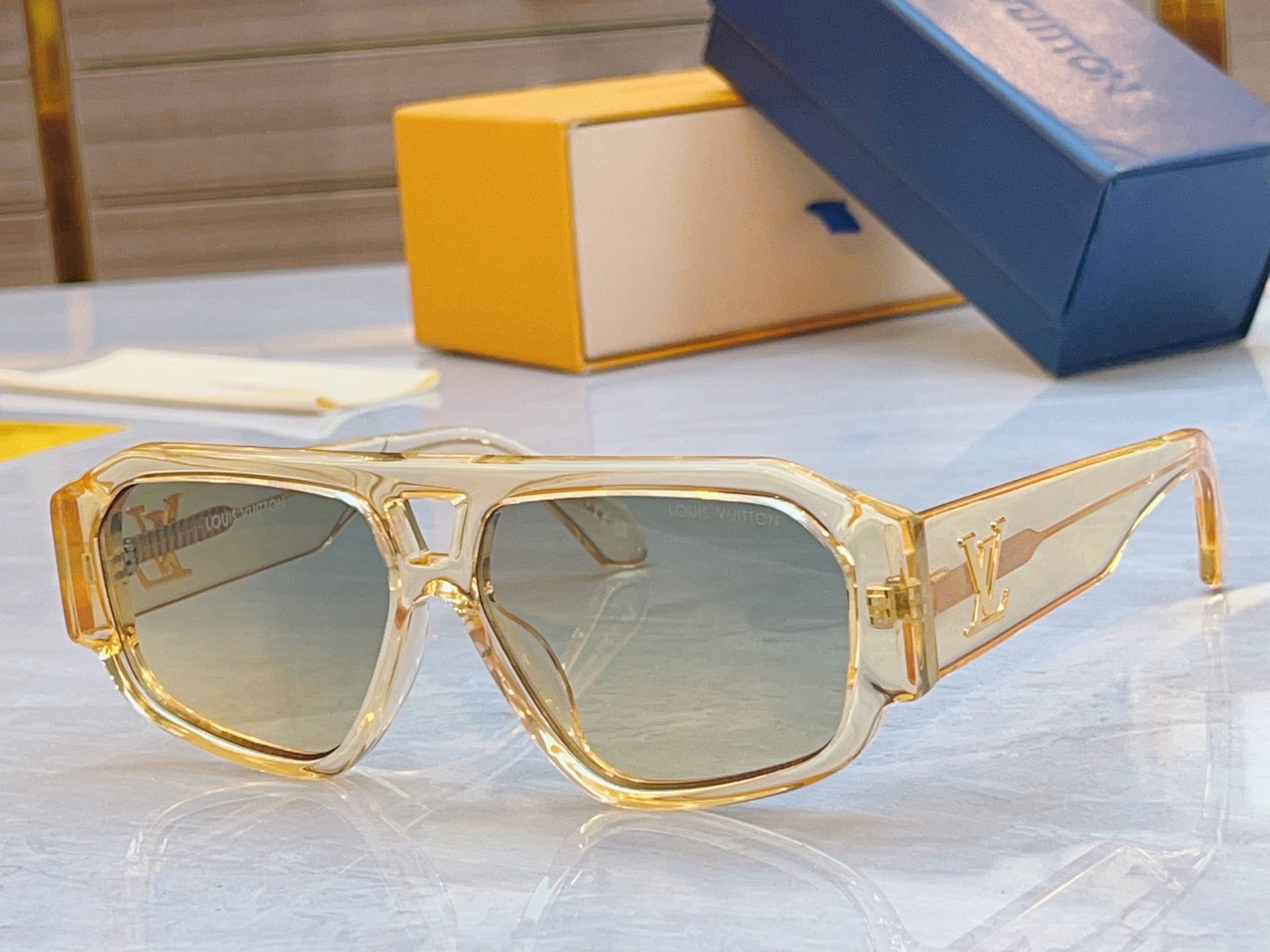 ，【LOUIS VUITTO*】路易*威登新款太阳镜，MODEL：Z2870W，SIZE：58口14-1
