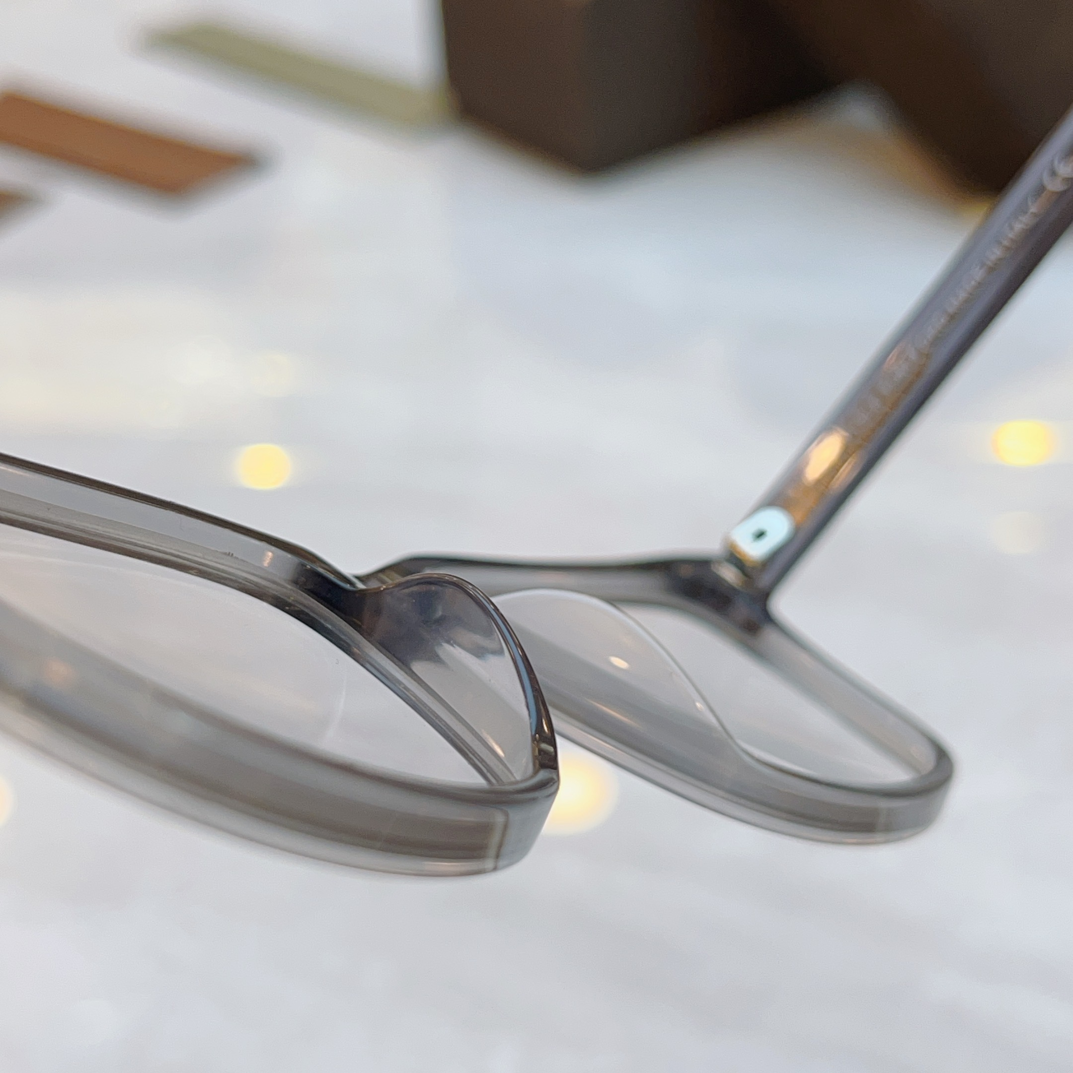 ，【TOM FOR*】汤姆*福特新款太阳镜🕶️，MODEL：TF5928，SIZE：53口19-145