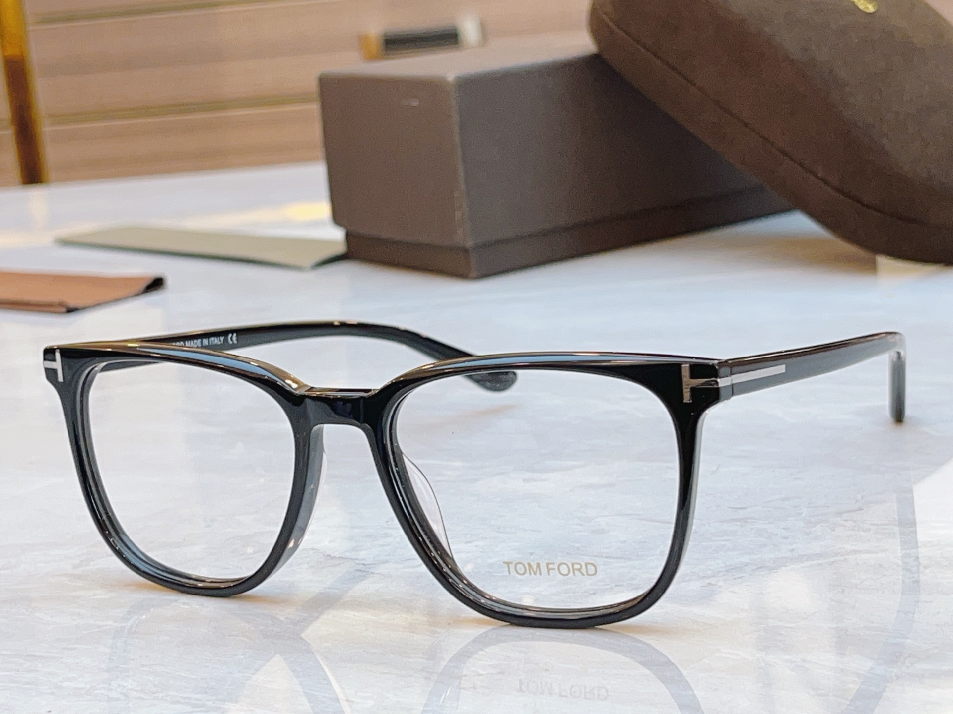 ，【TOM FOR*】汤姆*福特新款太阳镜🕶️，MODEL：TF5929，SIZE：54口18-145
