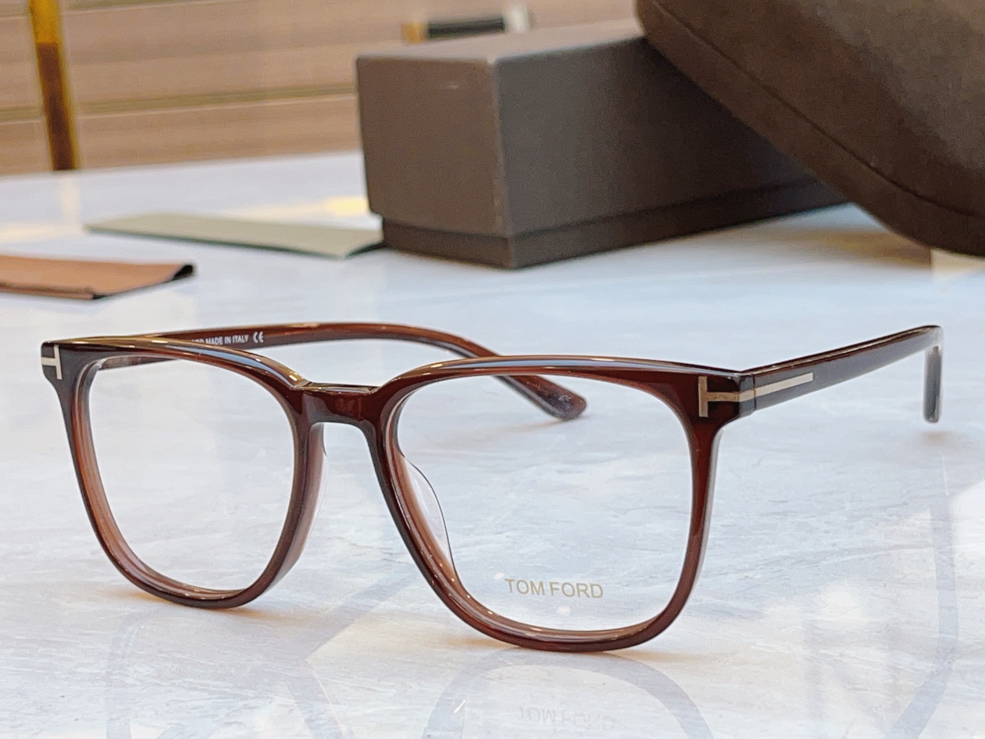 ，【TOM FOR*】汤姆*福特新款太阳镜🕶️，MODEL：TF5929，SIZE：54口18-145